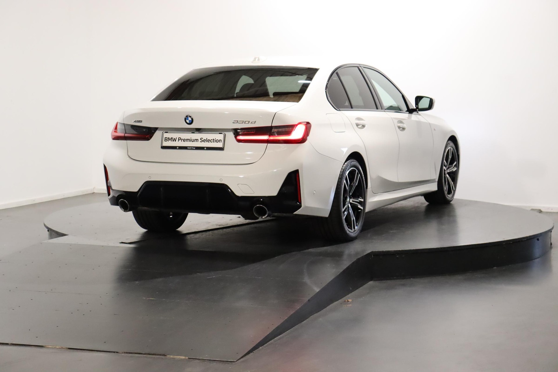 BMW 330d xDrive SAG-image-3