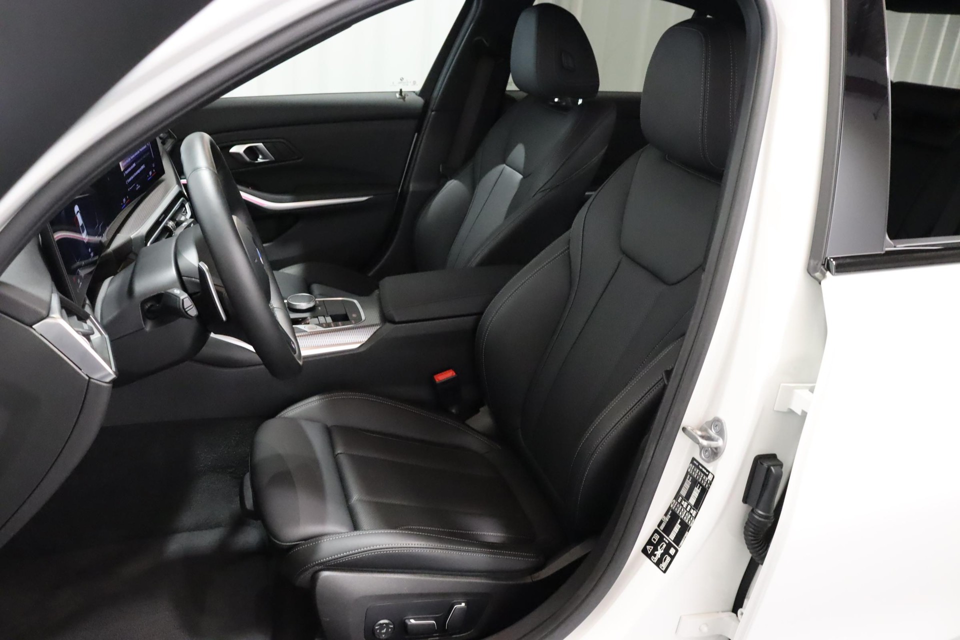 BMW 330d xDrive SAG-image-6