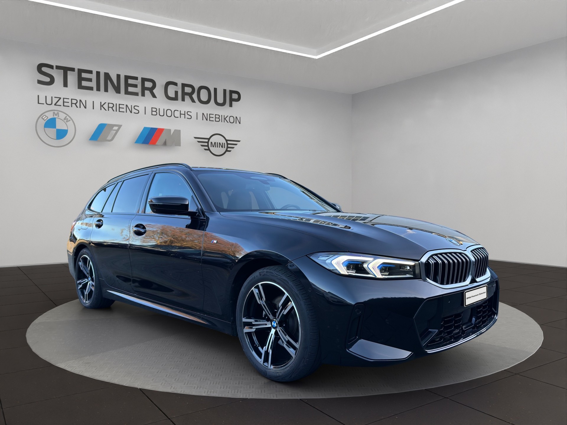 BMW 320d xDrive 48V Touring Steptronic M Sport-image-2