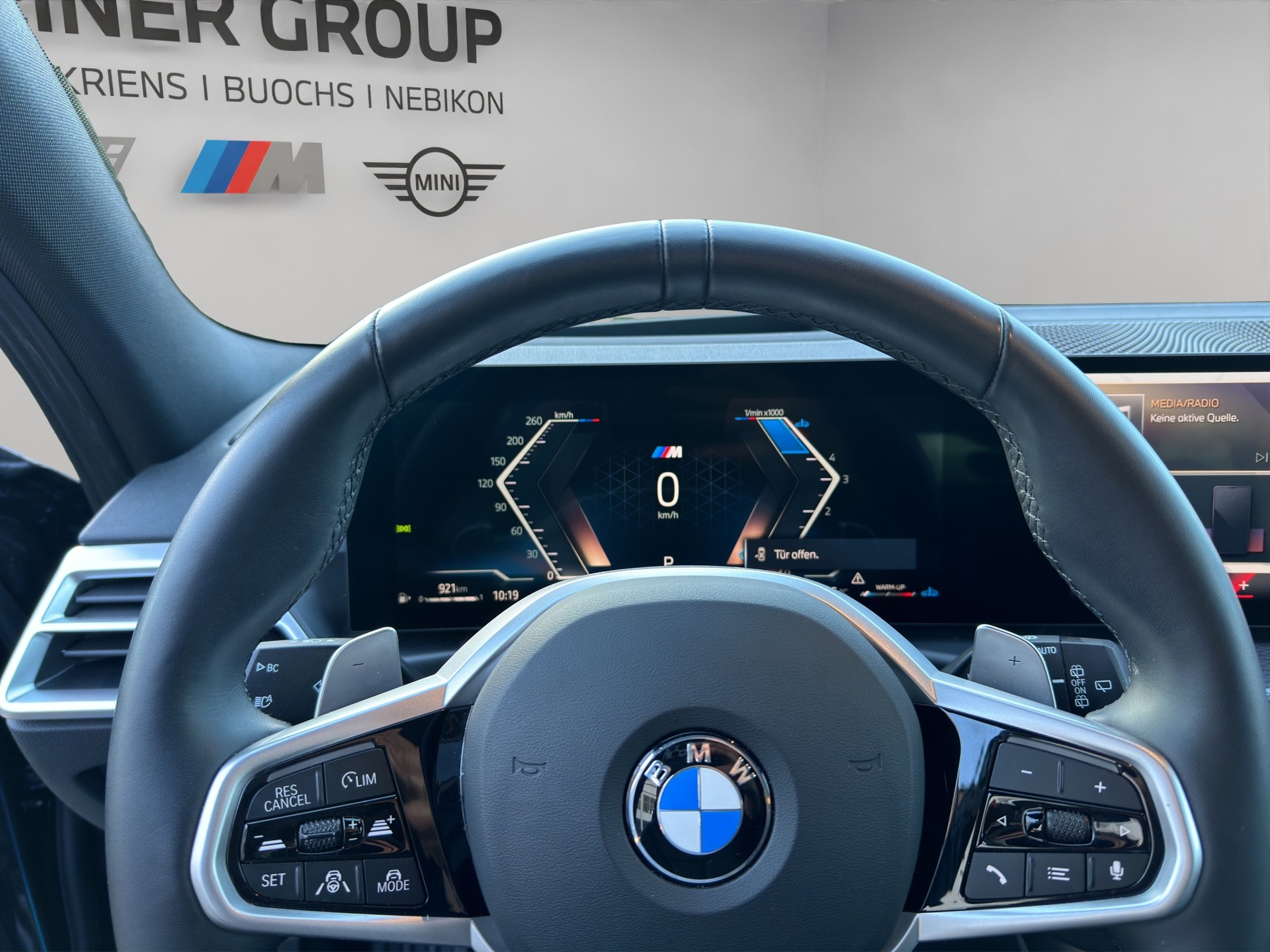 BMW 320d xDrive 48V Touring Steptronic M Sport-image-14