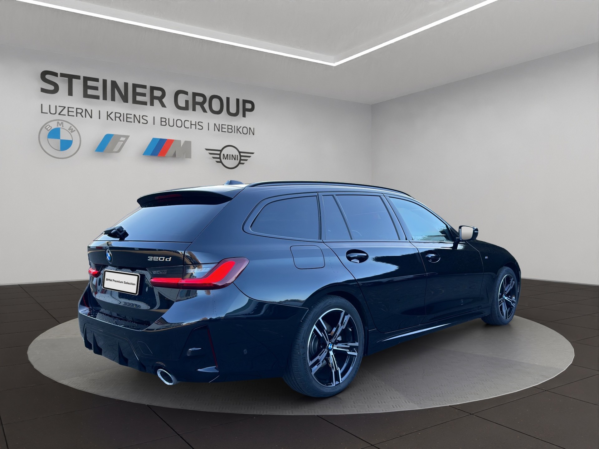 BMW 320d xDrive 48V Touring Steptronic M Sport-image-4