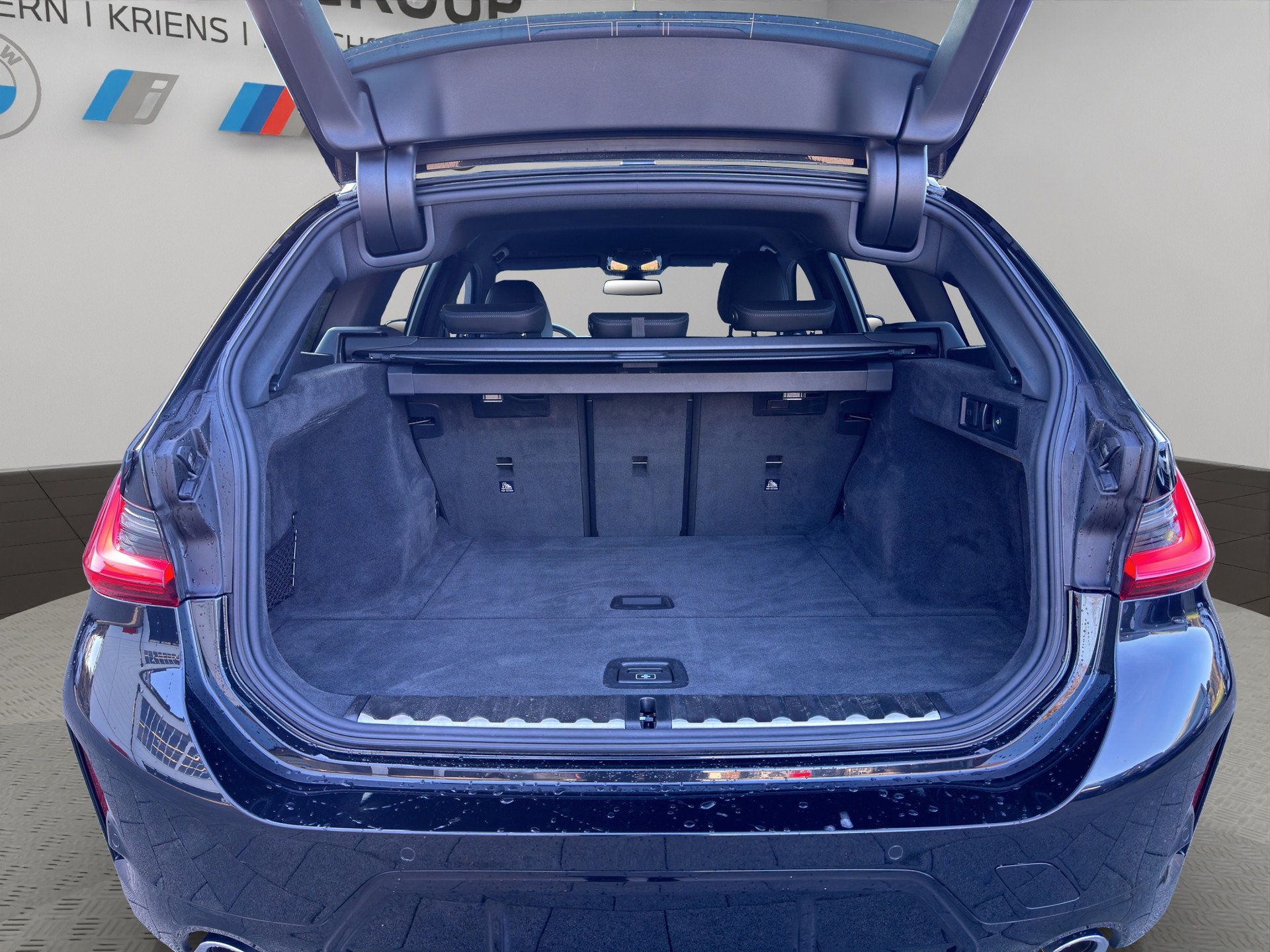 BMW 320d xDrive 48V Touring Steptronic M Sport-image-19