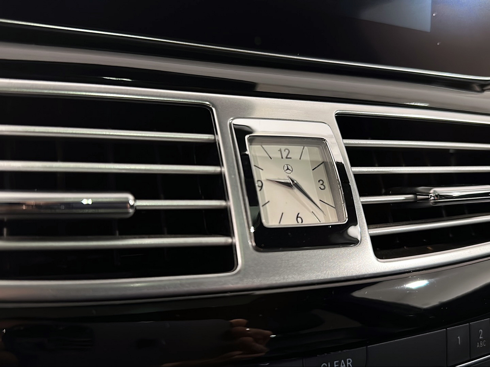 MERCEDES-BENZ CLS Shooting Brake 350 d 4Matic 9G-Tronic-image-18