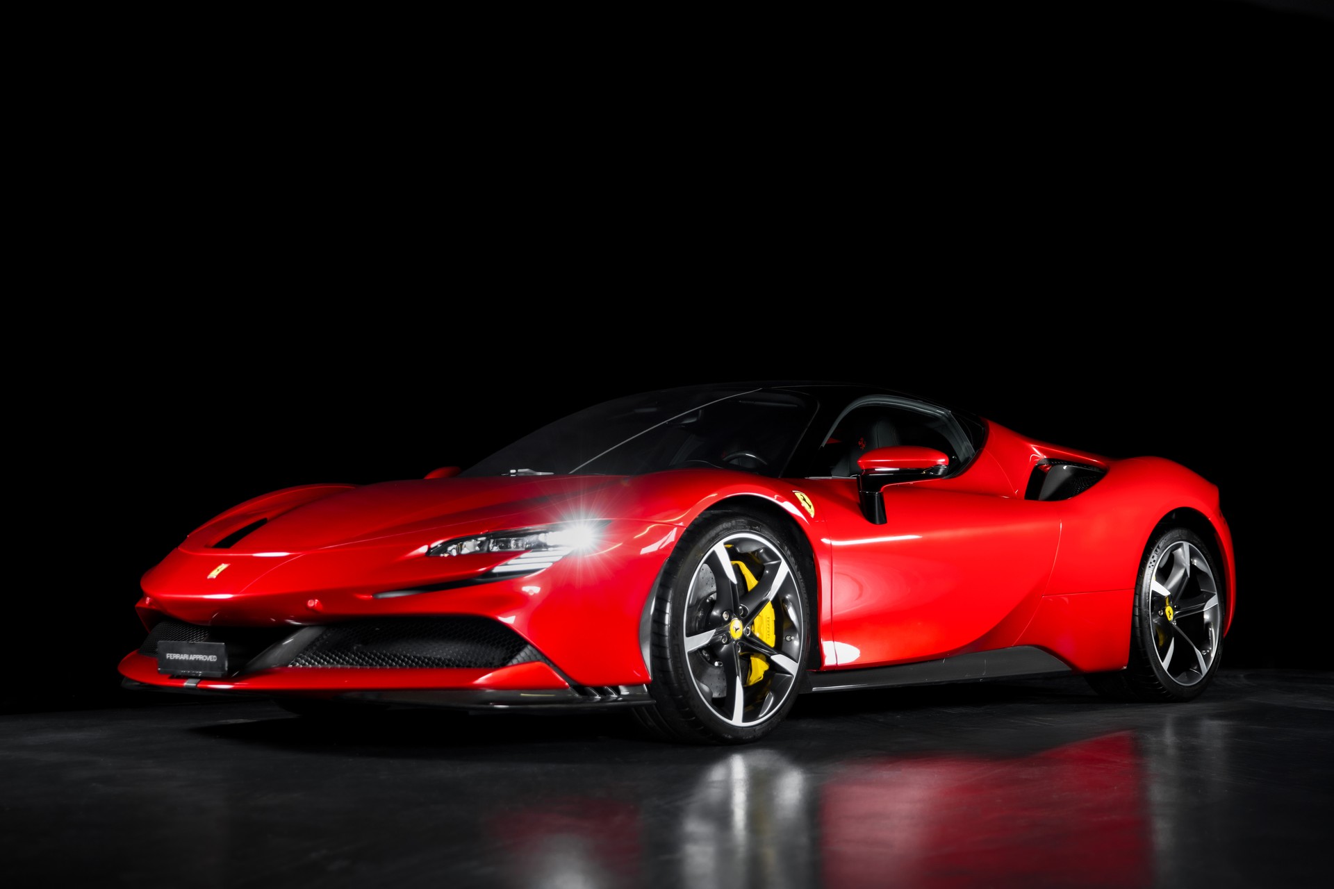 FERRARI SF90 Stradale-showroom-element-1