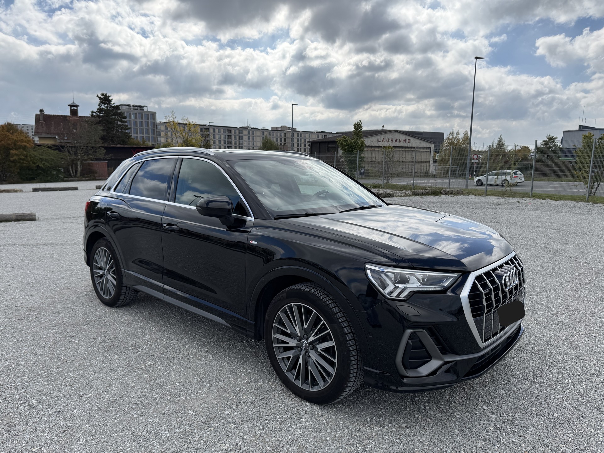 AUDI Q3 45 TFSI quattro S-tronic-image-1