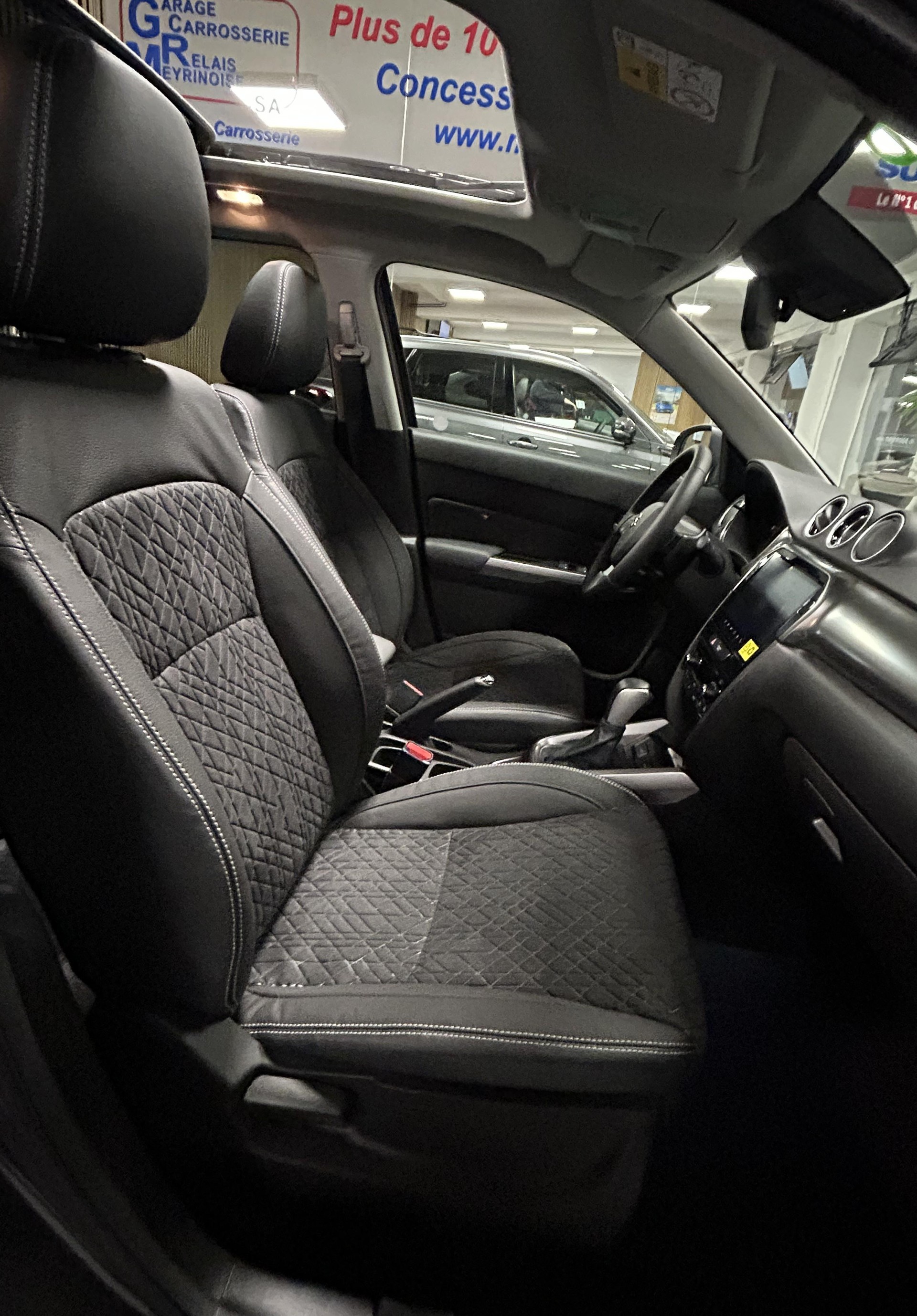 SUZUKI Vitara 1.4 T Sakura Top Hybrid 4x4-image-16