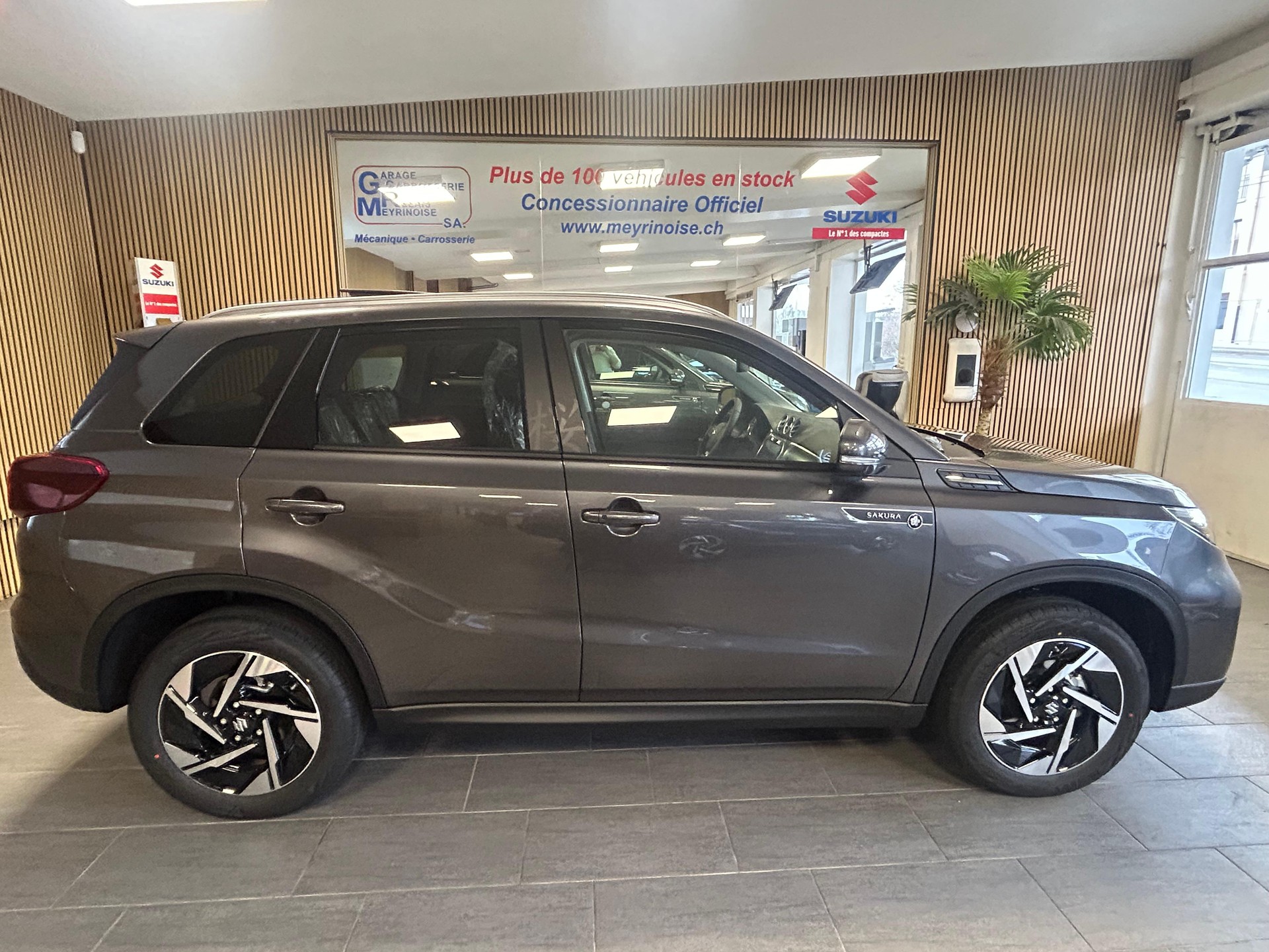 SUZUKI Vitara 1.4 T Sakura Top Hybrid 4x4