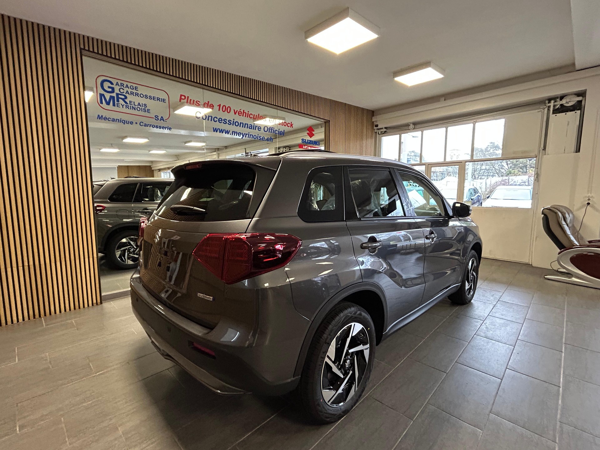 SUZUKI Vitara 1.4 T Sakura Top Hybrid 4x4-image-8