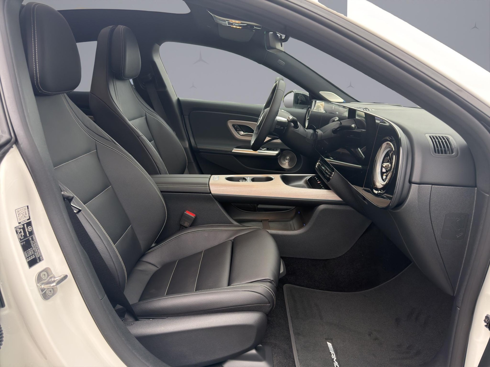 MERCEDES-BENZ CLA 220 AMG Line 4matic-image-12