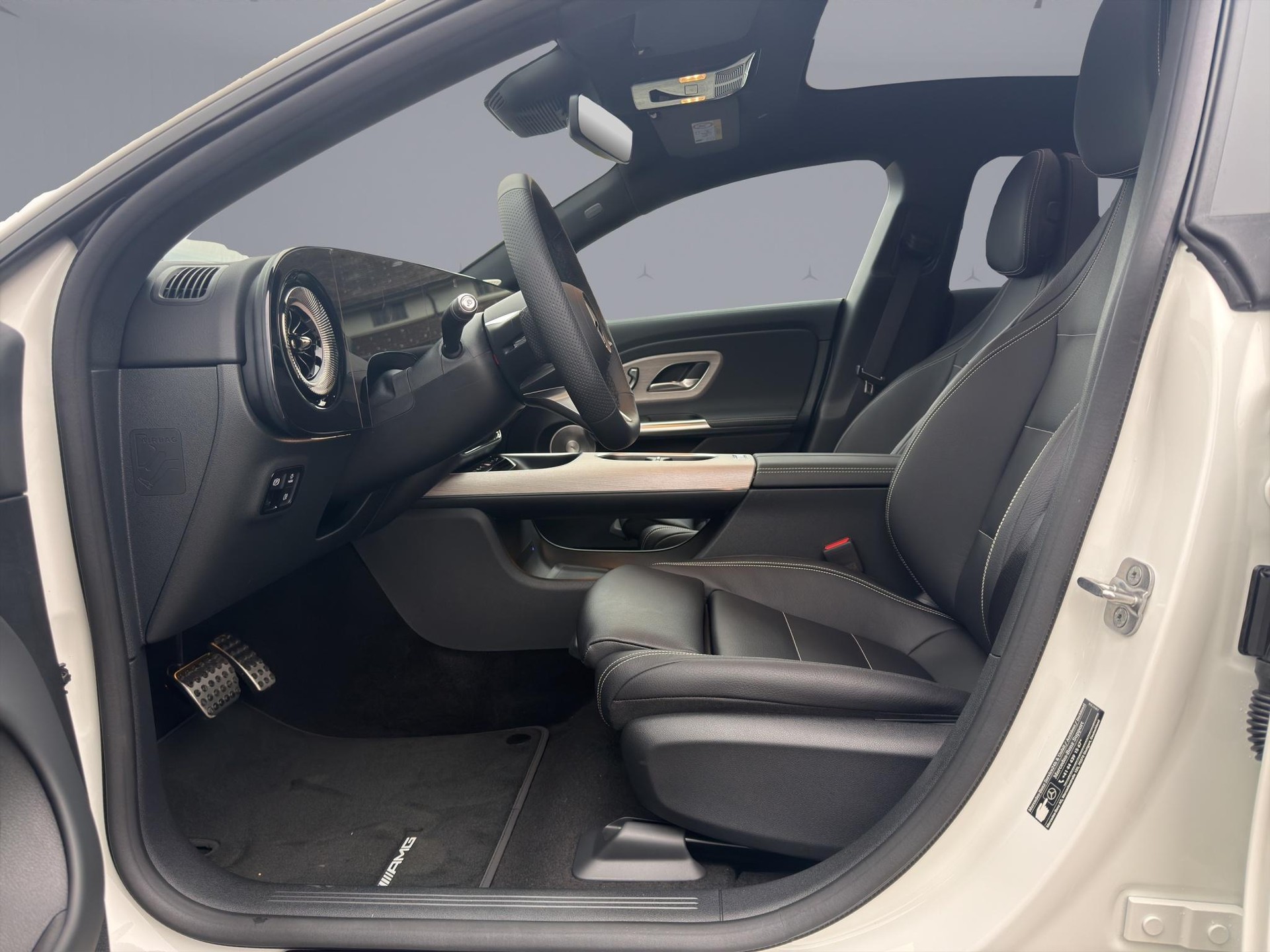 MERCEDES-BENZ CLA 220 AMG Line 4matic-image-8