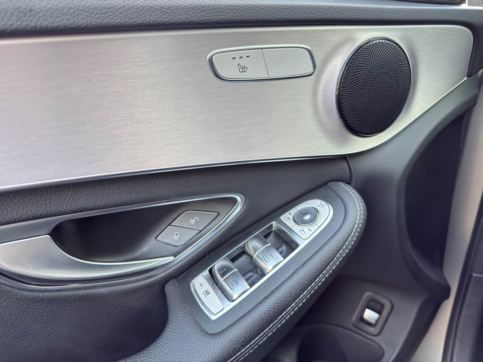 MERCEDES-BENZ C 200 Avantgarde 4Matic 9G-Tronic-image-8