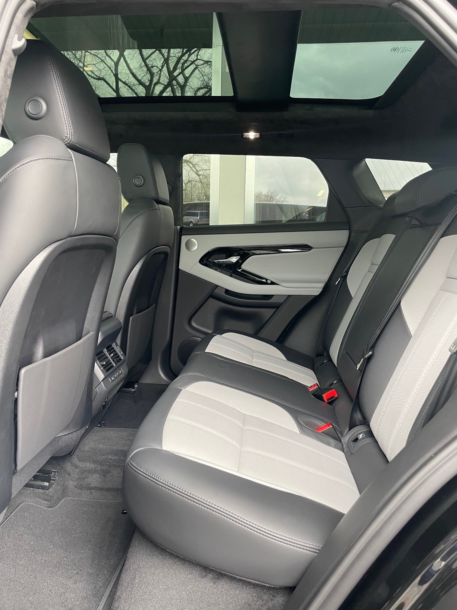LAND ROVER Range Rover Evoque 1.5 T 300e Autobiography-image-17