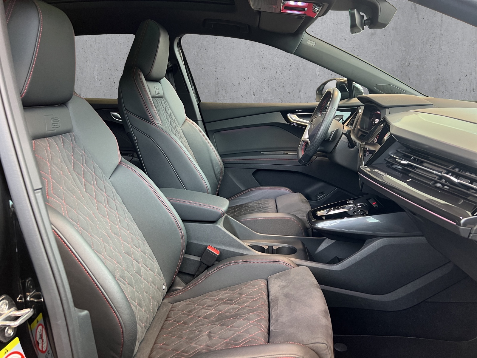 AUDI Q4 e-tron 50 quattro-image-8