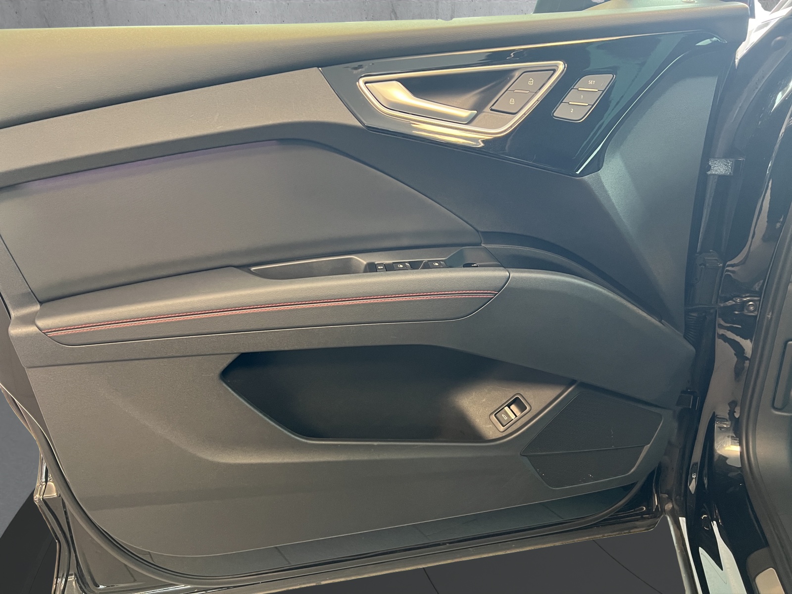 AUDI Q4 e-tron 50 quattro-image-8