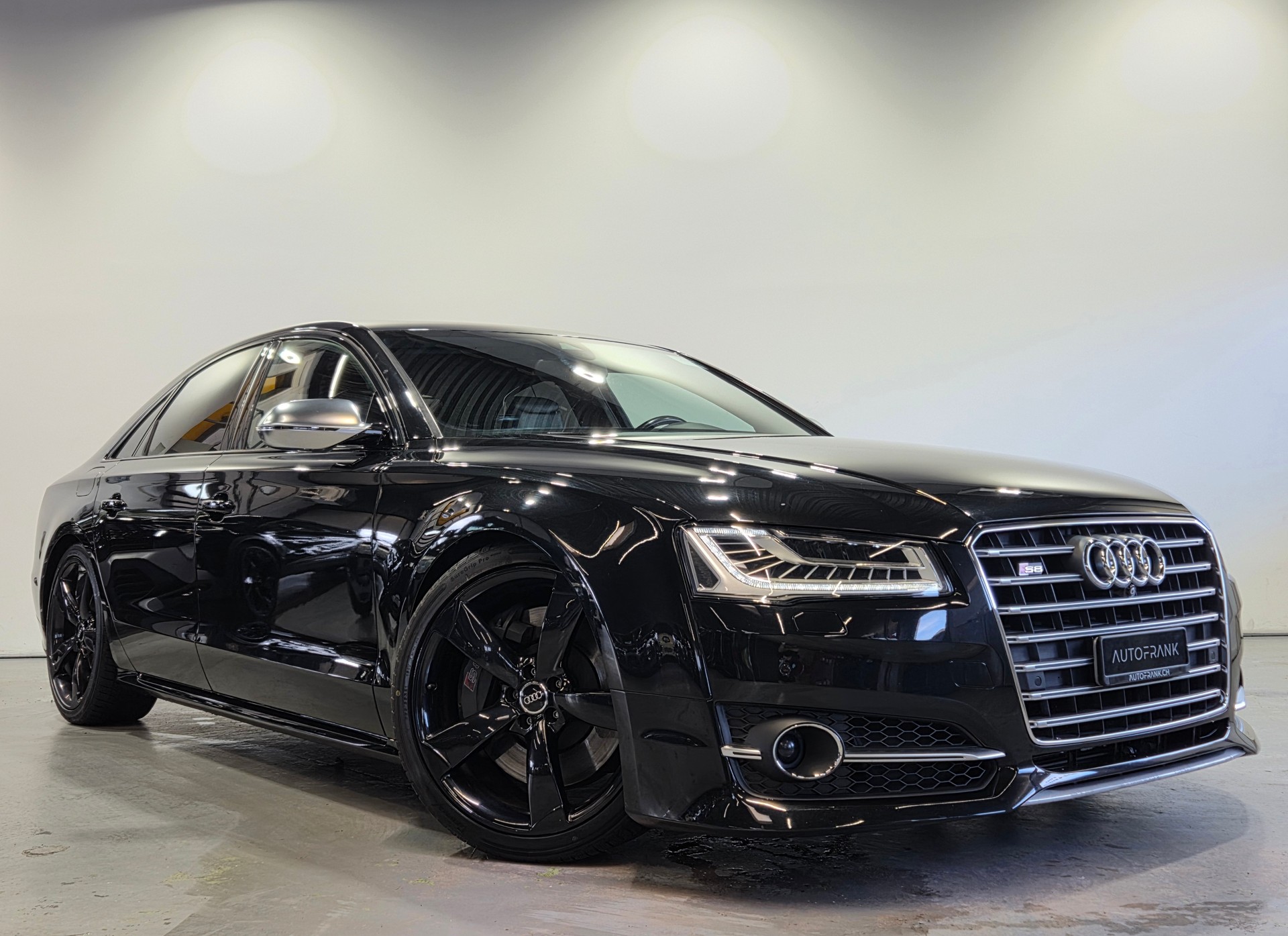 AUDI S8 4.0 V8 TFSI quattro T-Tronic-showroom-element-1