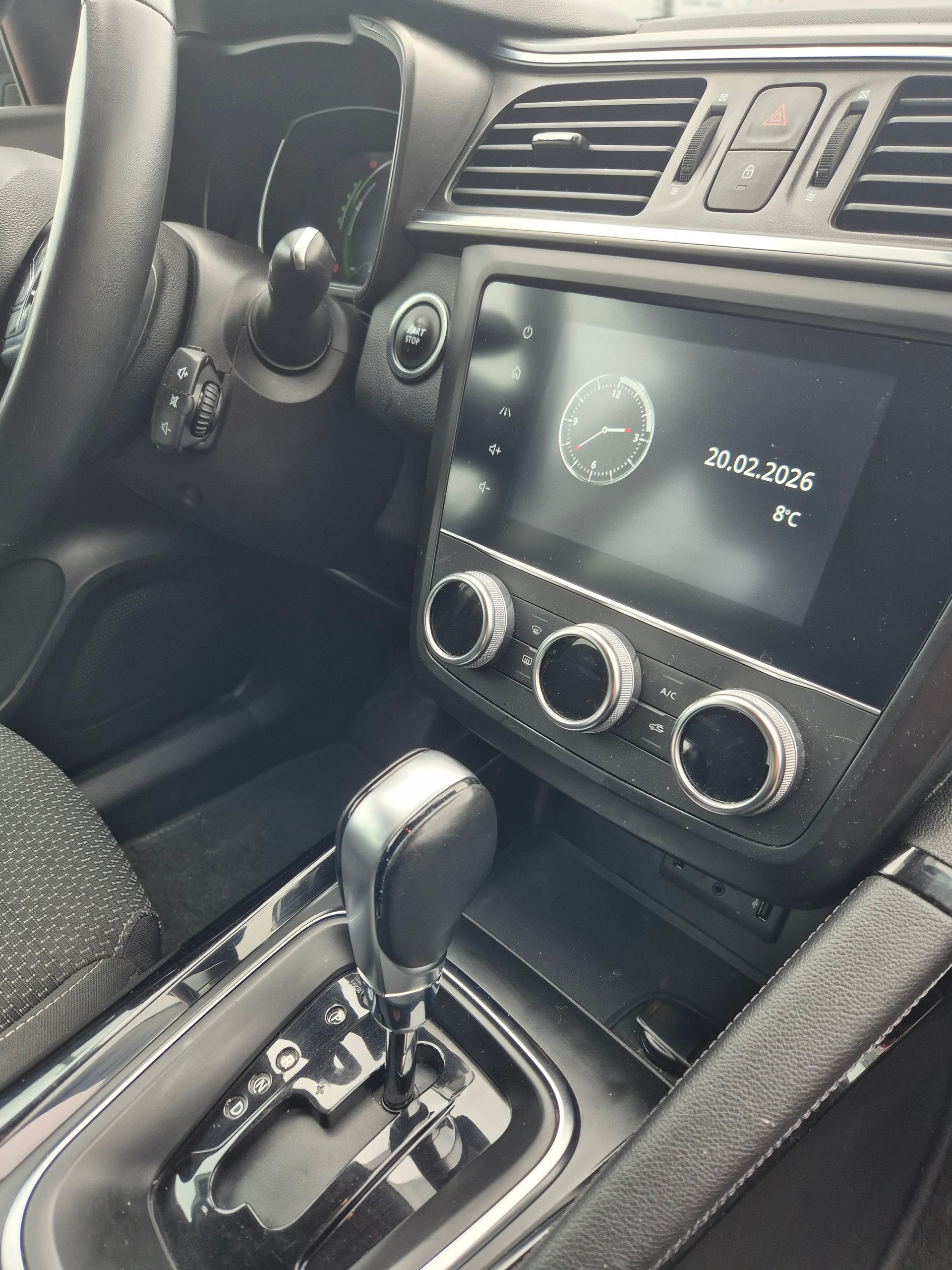 RENAULT Kadjar 1.3 16V Turbo Intens EDC-image-8