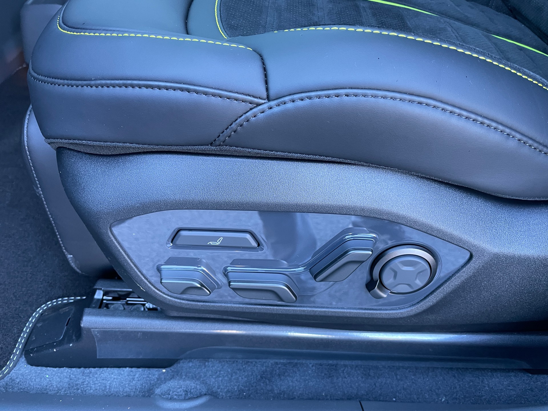 KIA EV9 99,8 kWh GT 4x4 mit Panoramaschiebedach, 7-Sitzer-image-18
