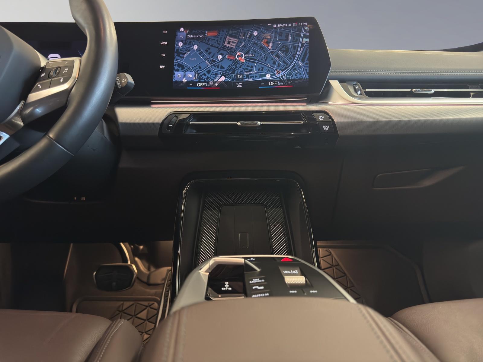 BMW X1 23d xDrive paddles-image-12