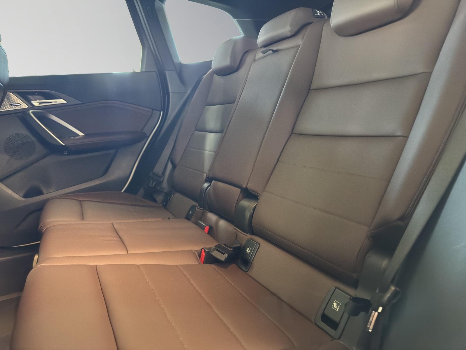 BMW X1 23d xDrive paddles-image-8