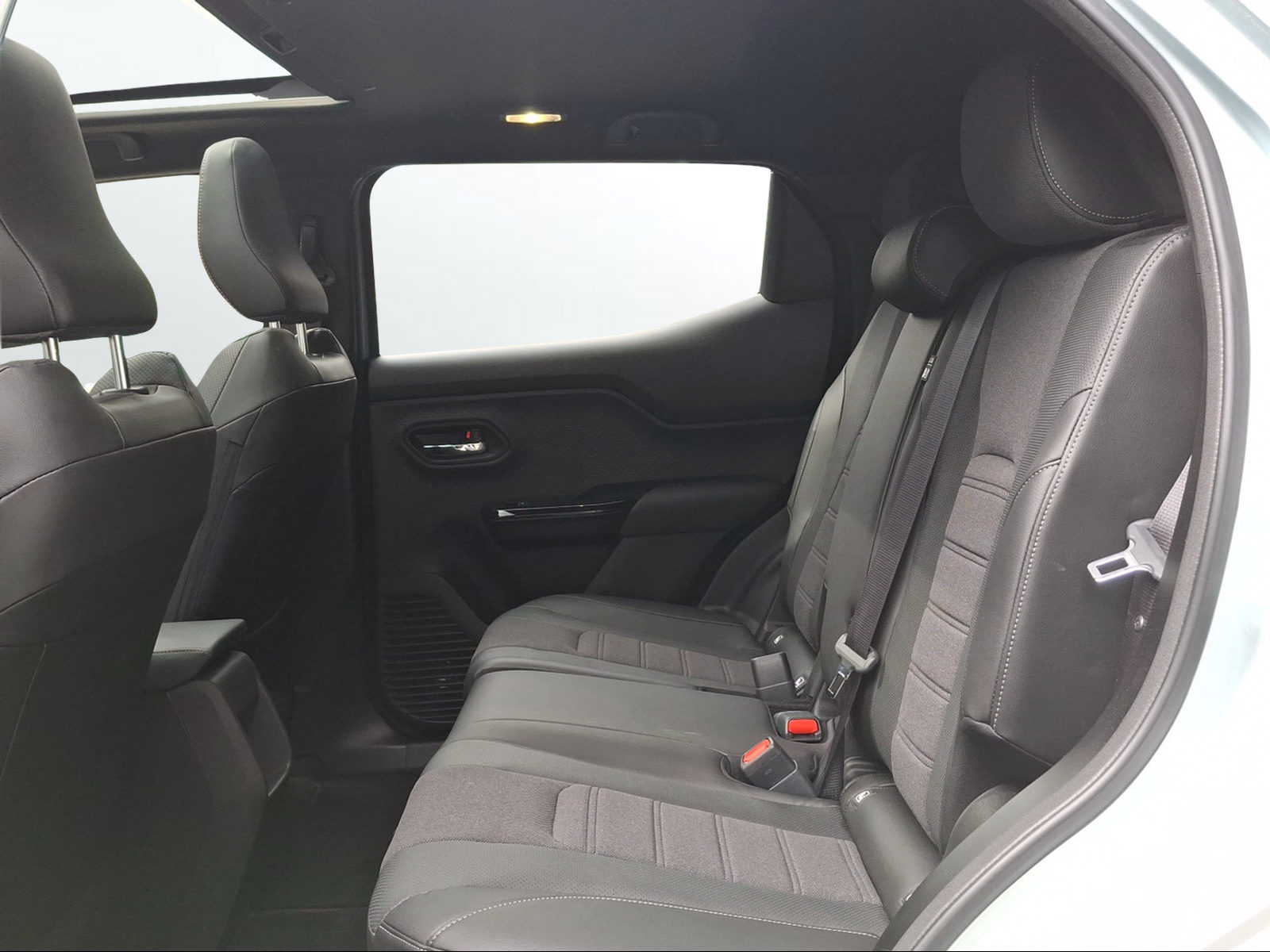 TOYOTA Urban Cruiser 61 kWh Premium AWD-image-11