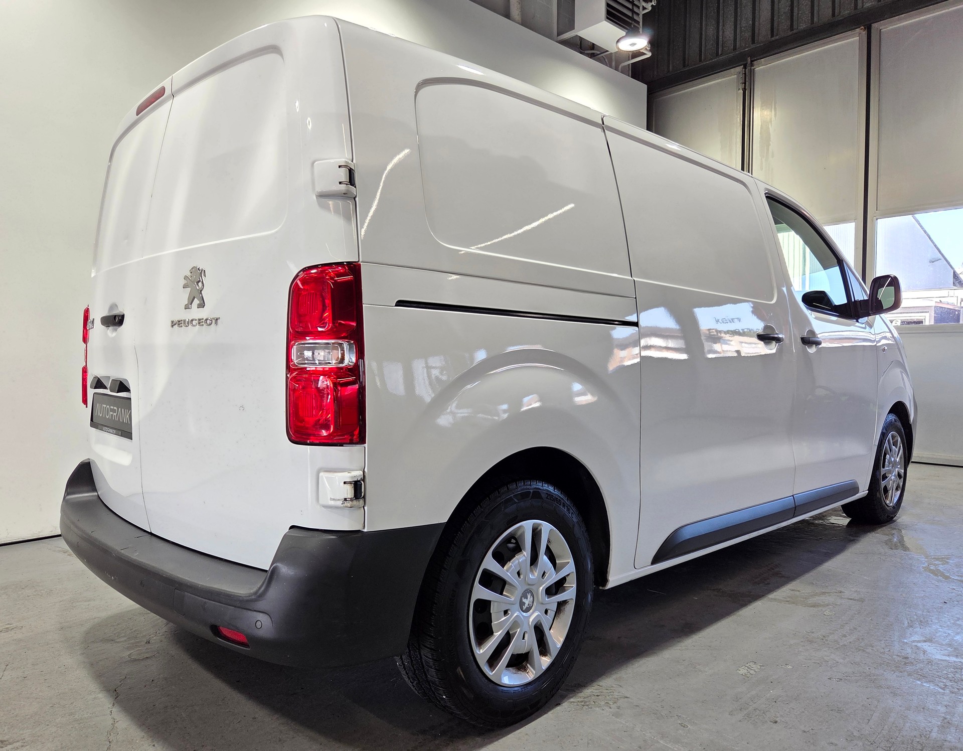 PEUGEOT Expert Kaw. Standard 1.6 BlueHDi 95 Allure S/S-image-2