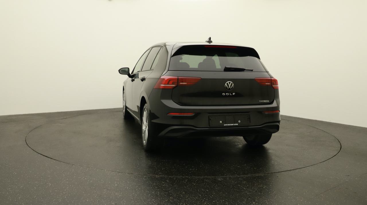 VW Golf VIII 1.5 TSI PHEV Limited-image-3