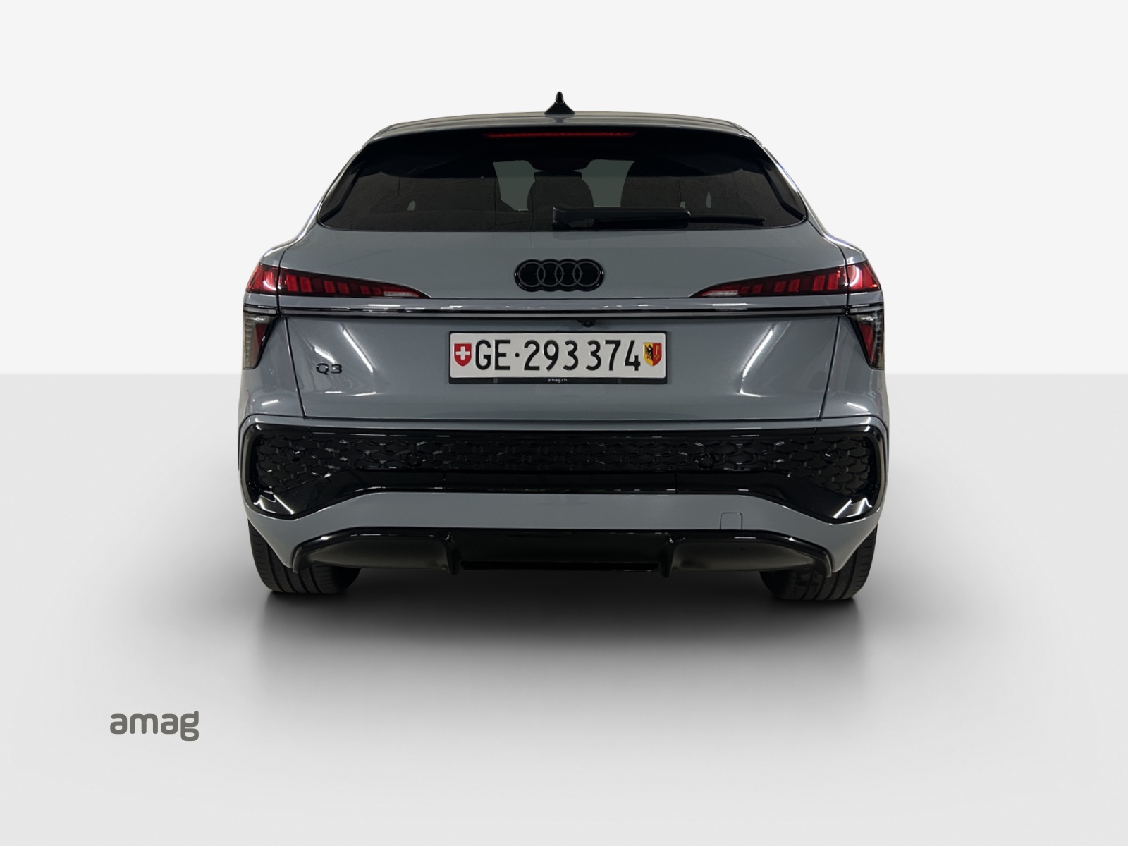 AUDI Q3 Sportback e-hybrid 200 kW S tronig-showroom-element-3