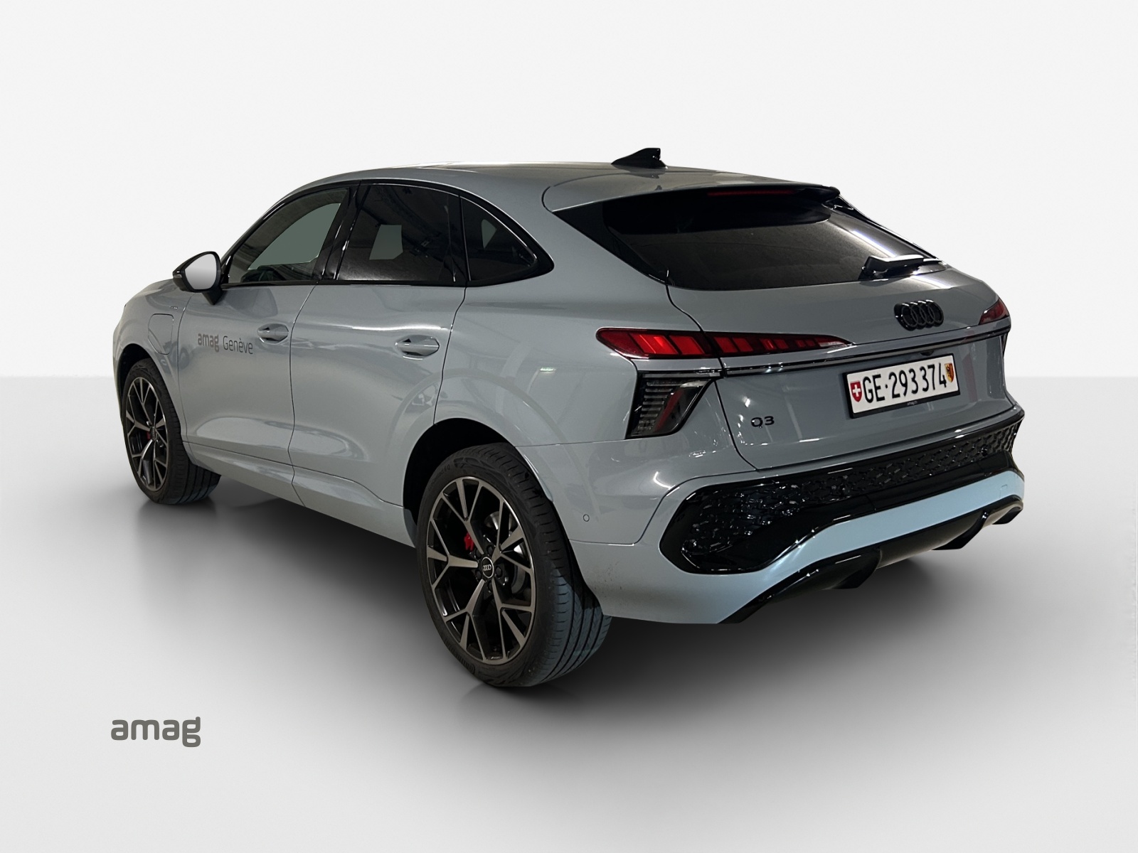 AUDI Q3 Sportback e-hybrid 200 kW S tronig-showroom-element-2