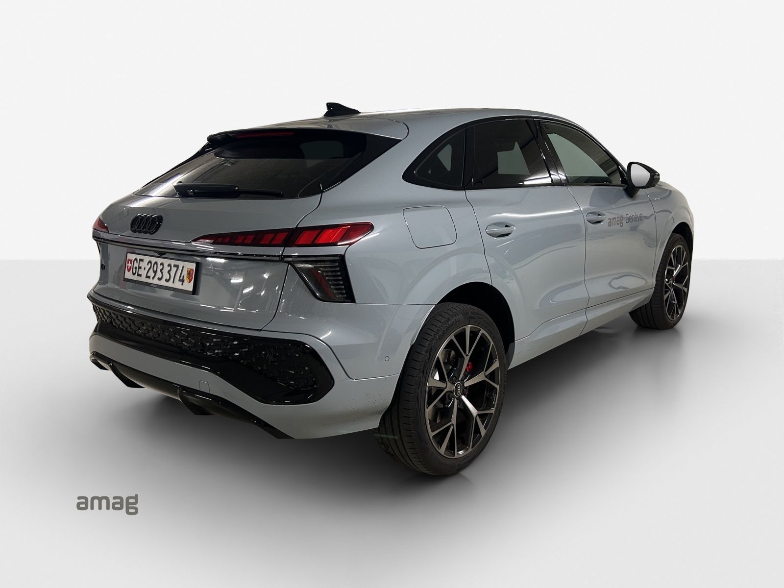 AUDI Q3 Sportback e-hybrid 200 kW S tronig-image-4