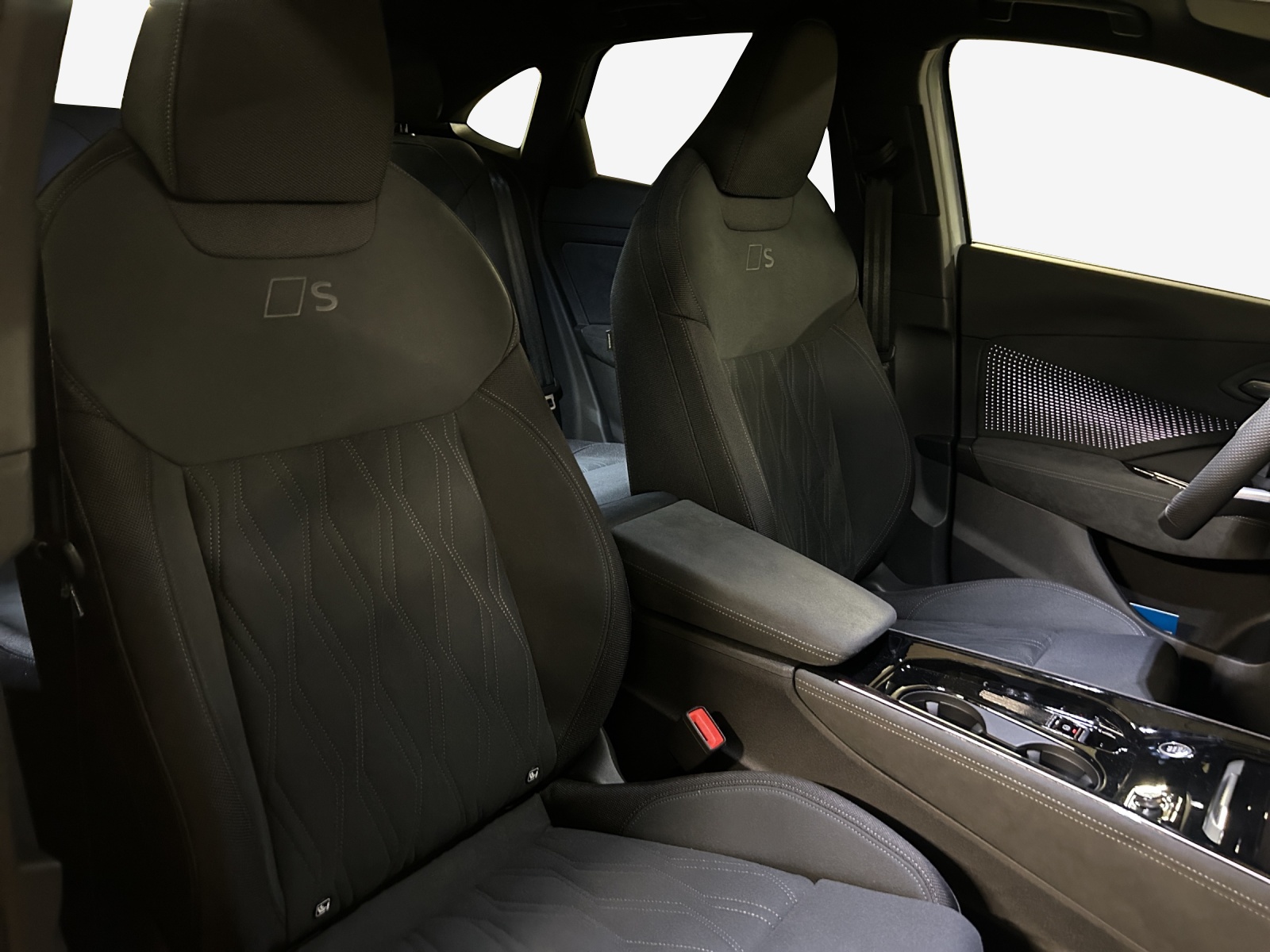 AUDI Q3 Sportback e-hybrid 200 kW S tronig-image-14