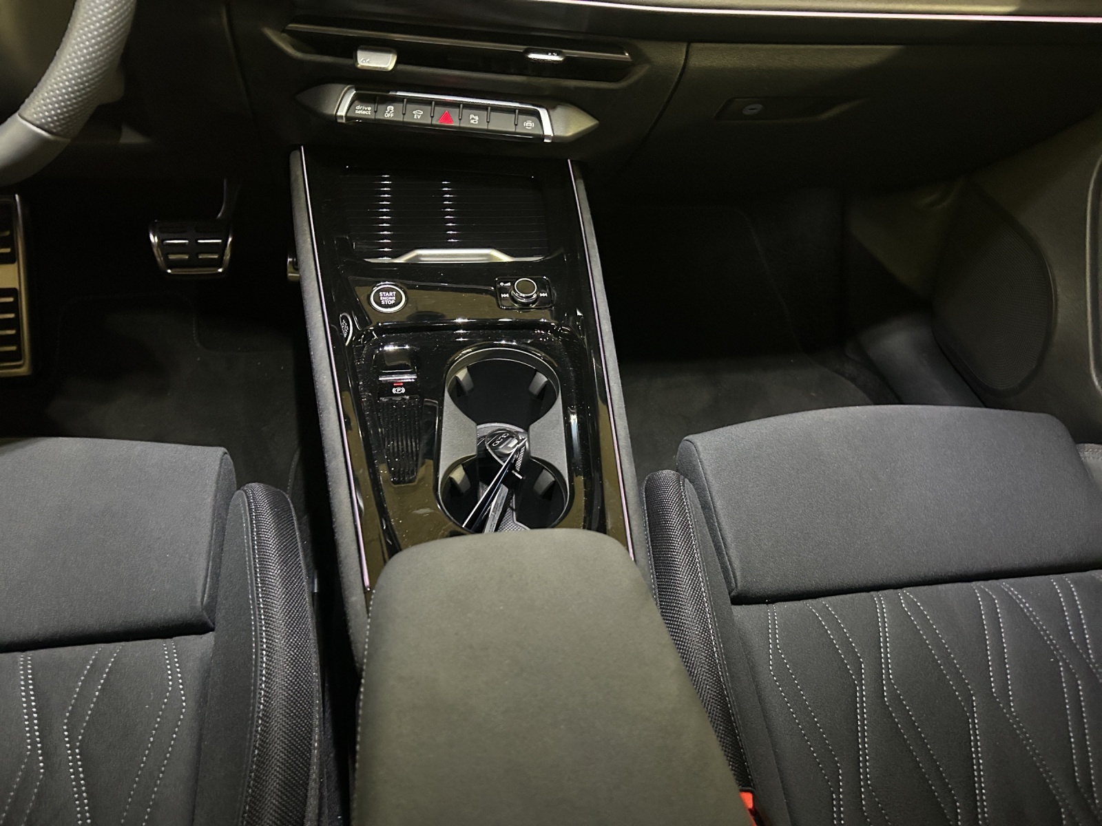AUDI Q3 Sportback e-hybrid 200 kW S tronig-image-10
