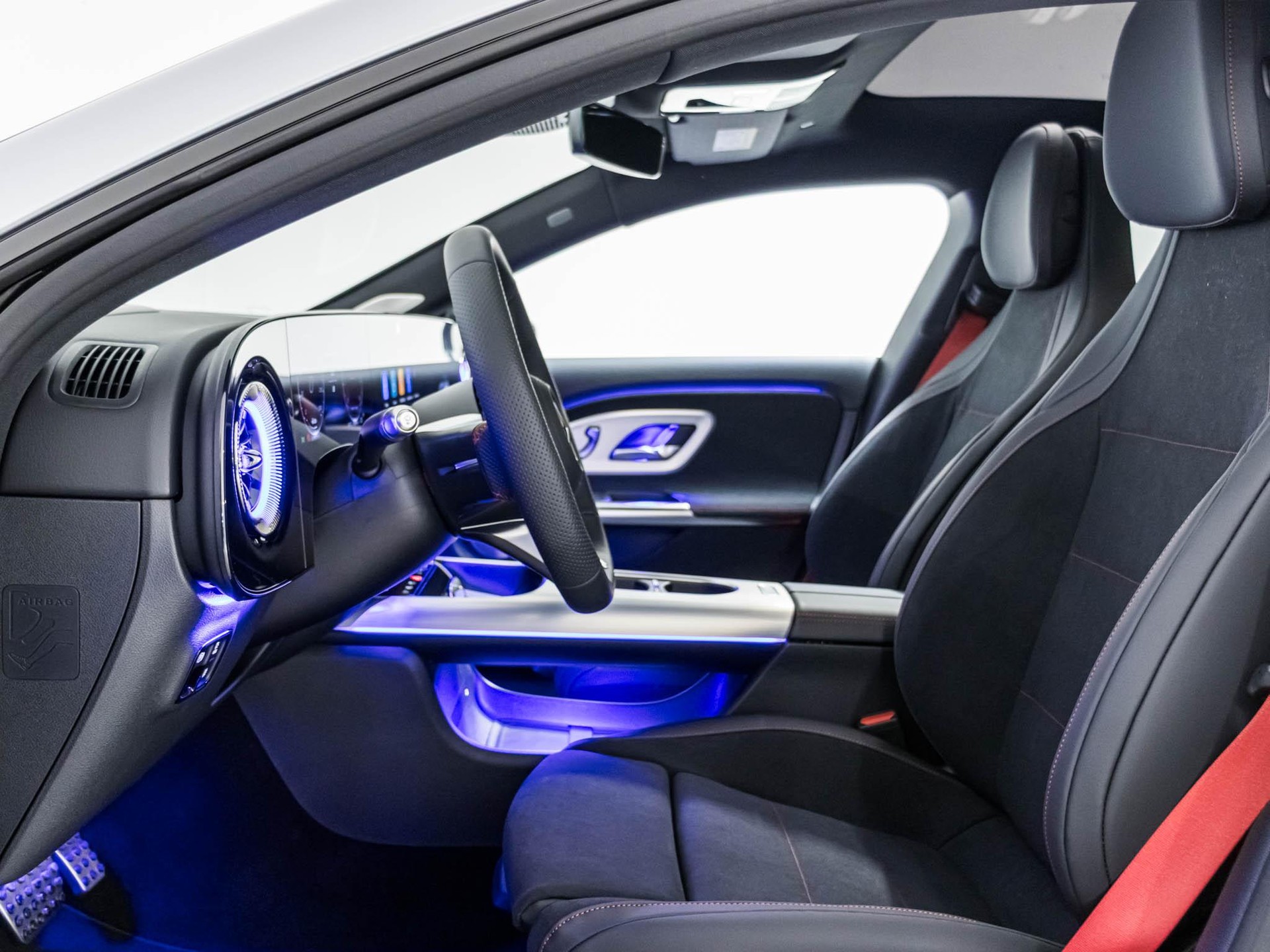MERCEDES-BENZ CLA 220 4MATIC-image-6