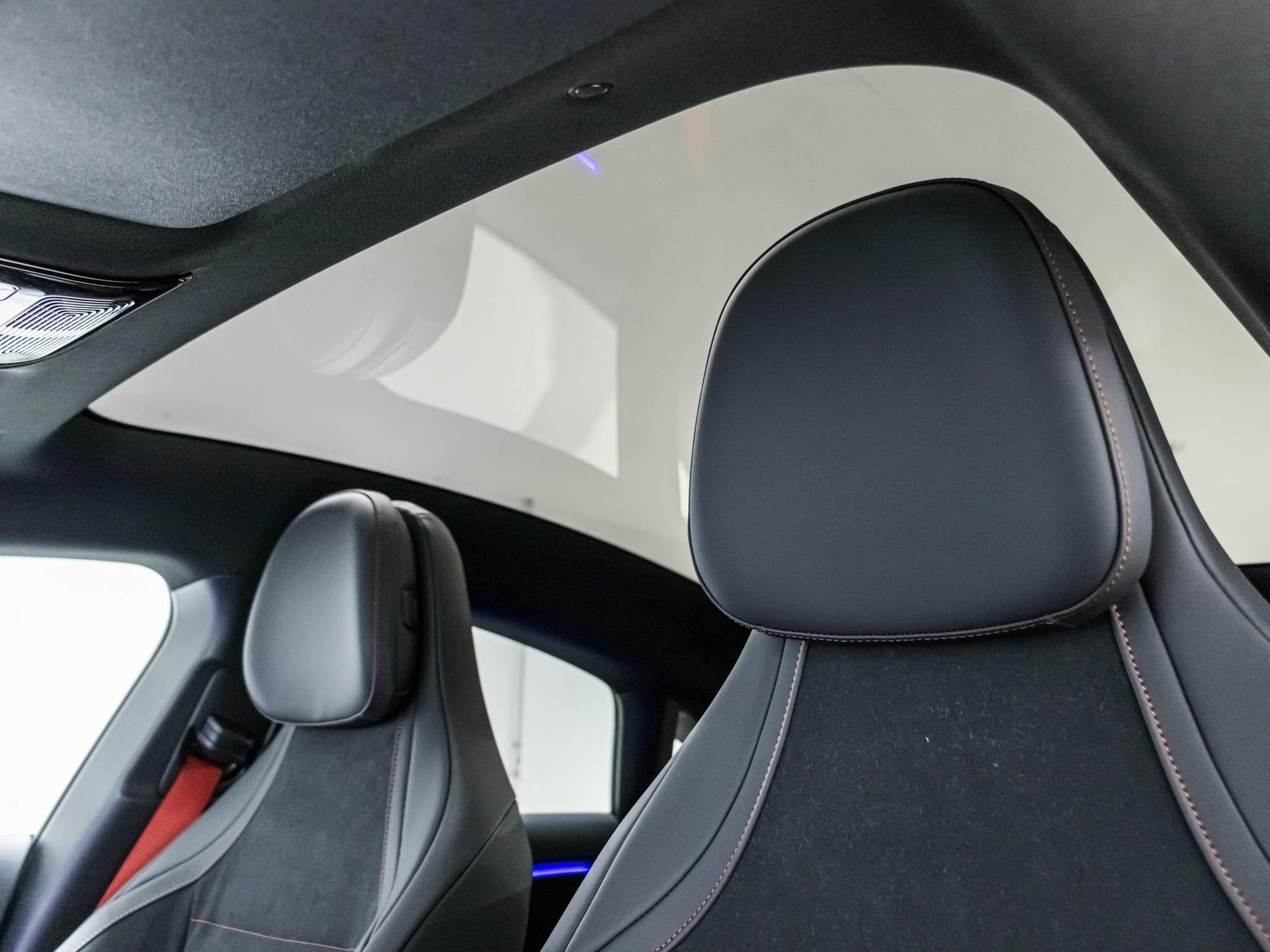 MERCEDES-BENZ CLA 220 4MATIC-image-8