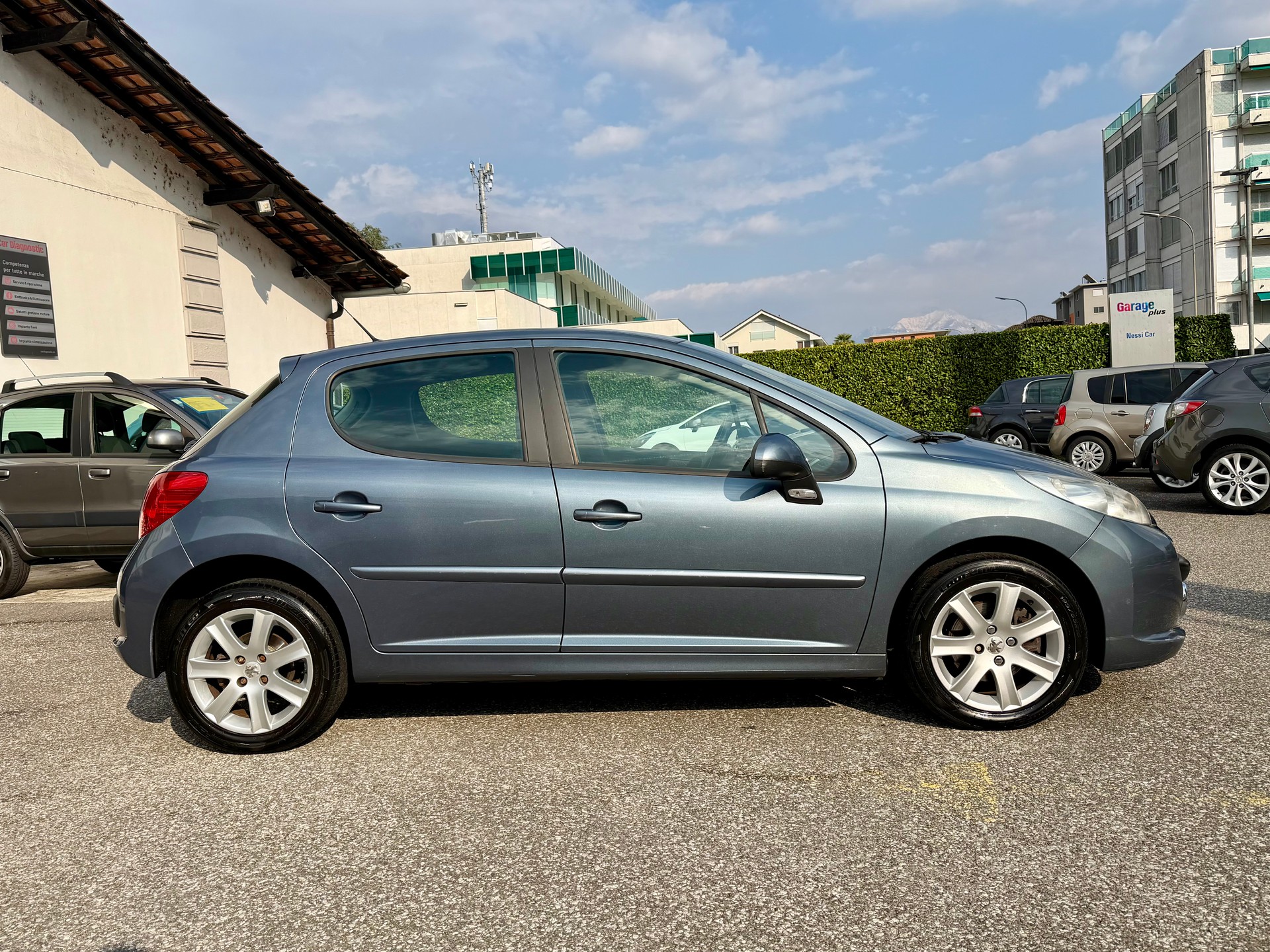 PEUGEOT 207 1.6 16V XS Premium-image-2
