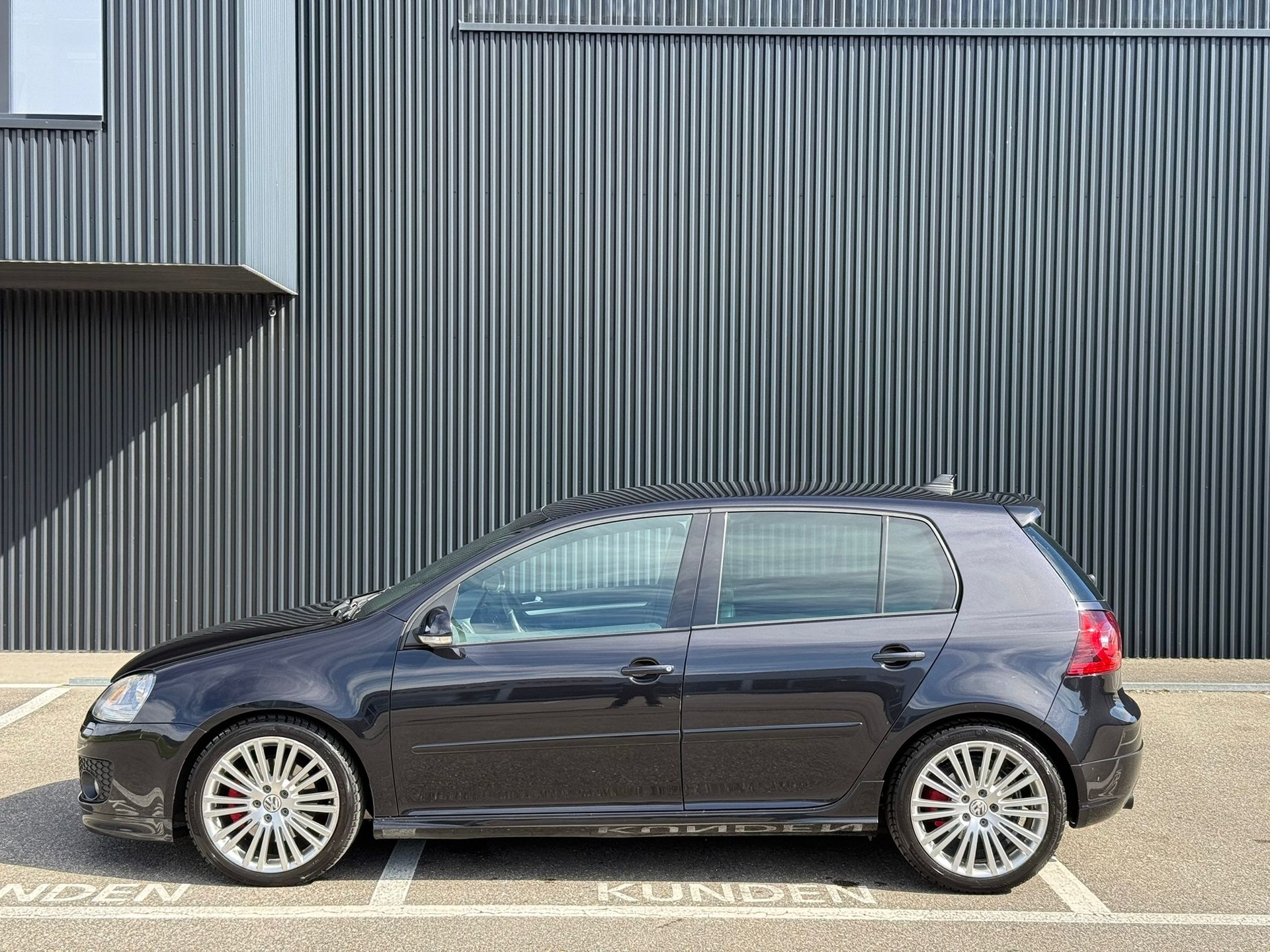 VW Golf 2.0 TFSI GTI Pirelli-image-4