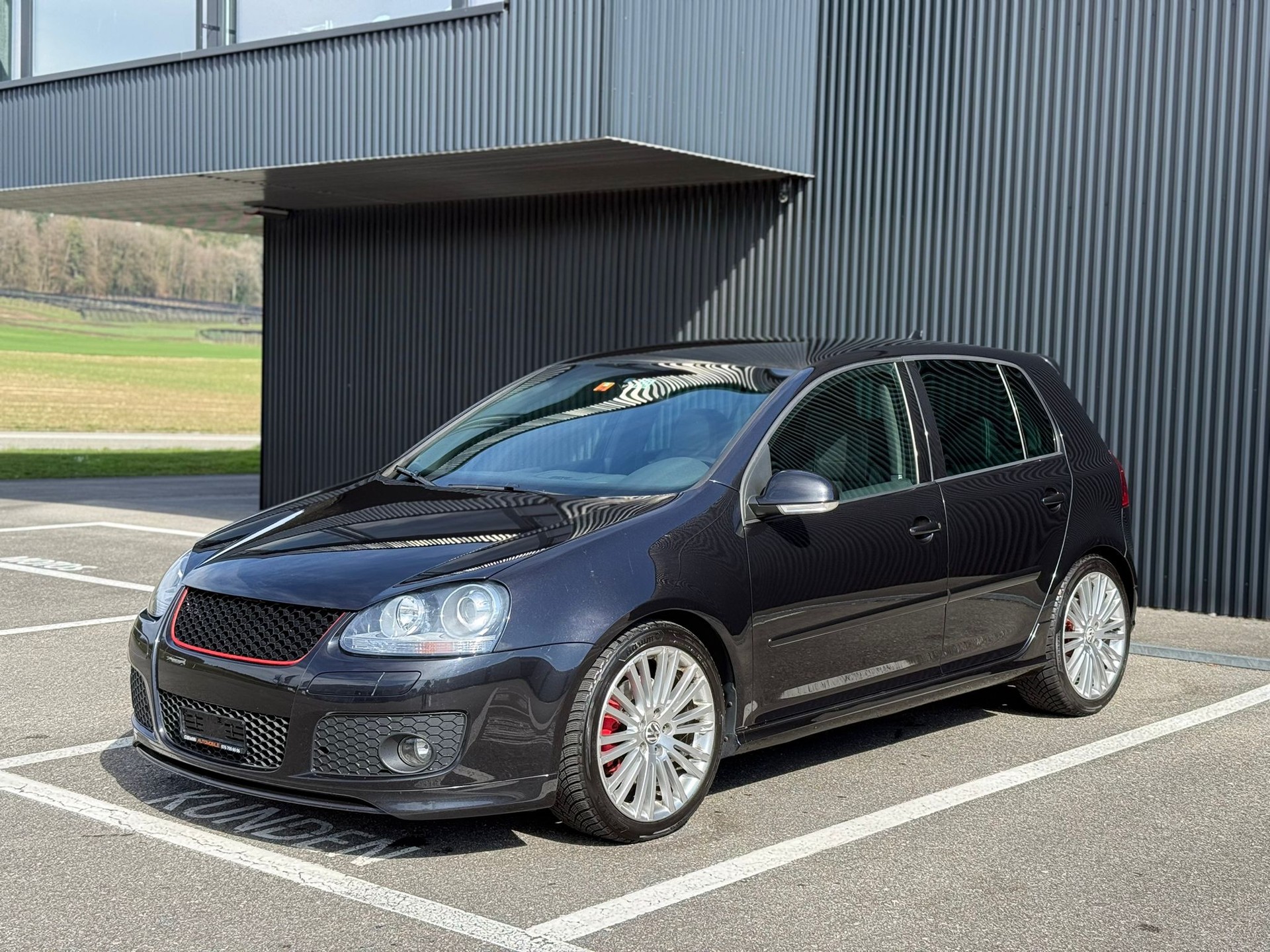 VW Golf 2.0 TFSI GTI Pirelli-image-1