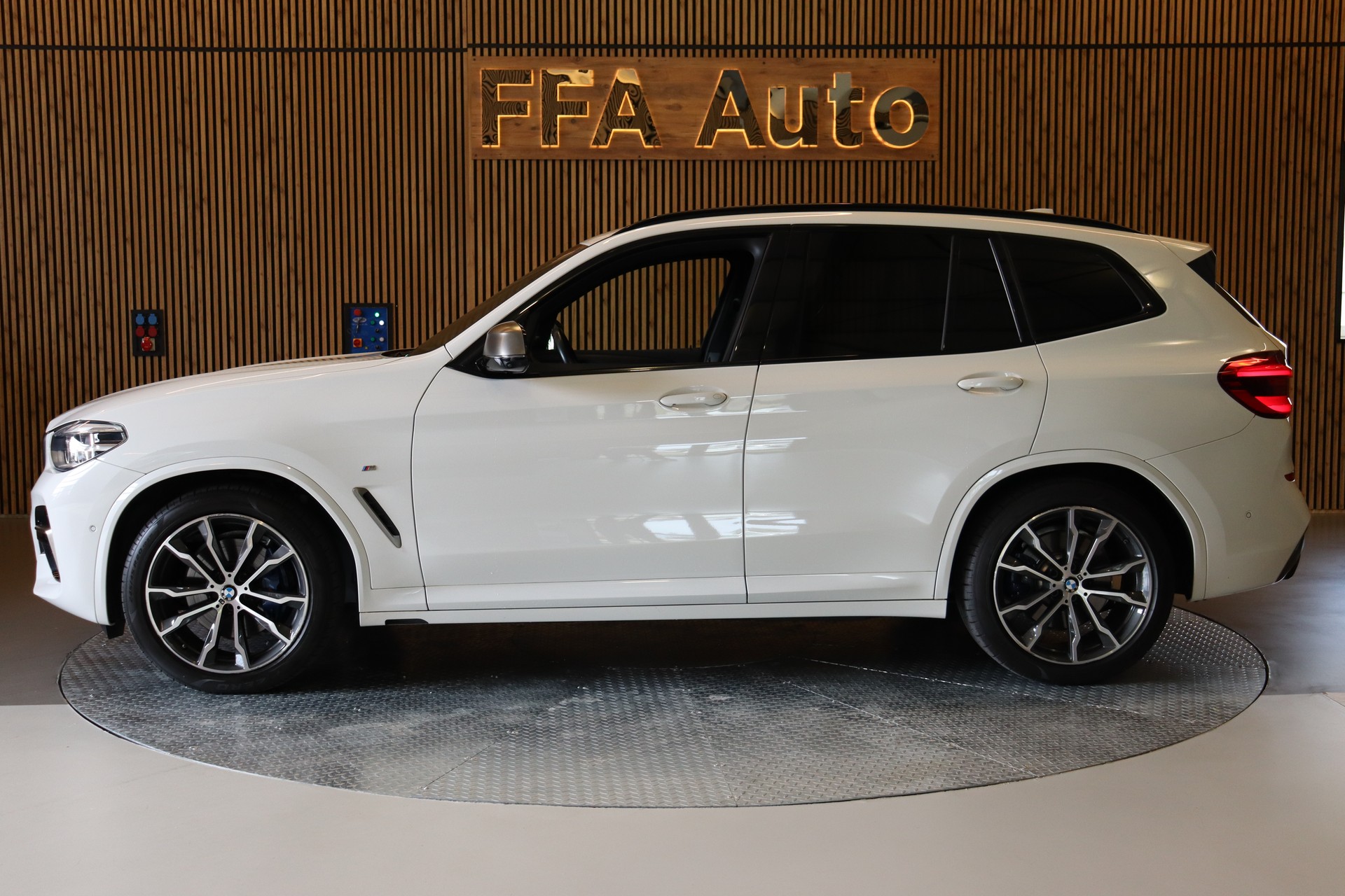 BMW X3 M40d Individual Steptronic-image-11