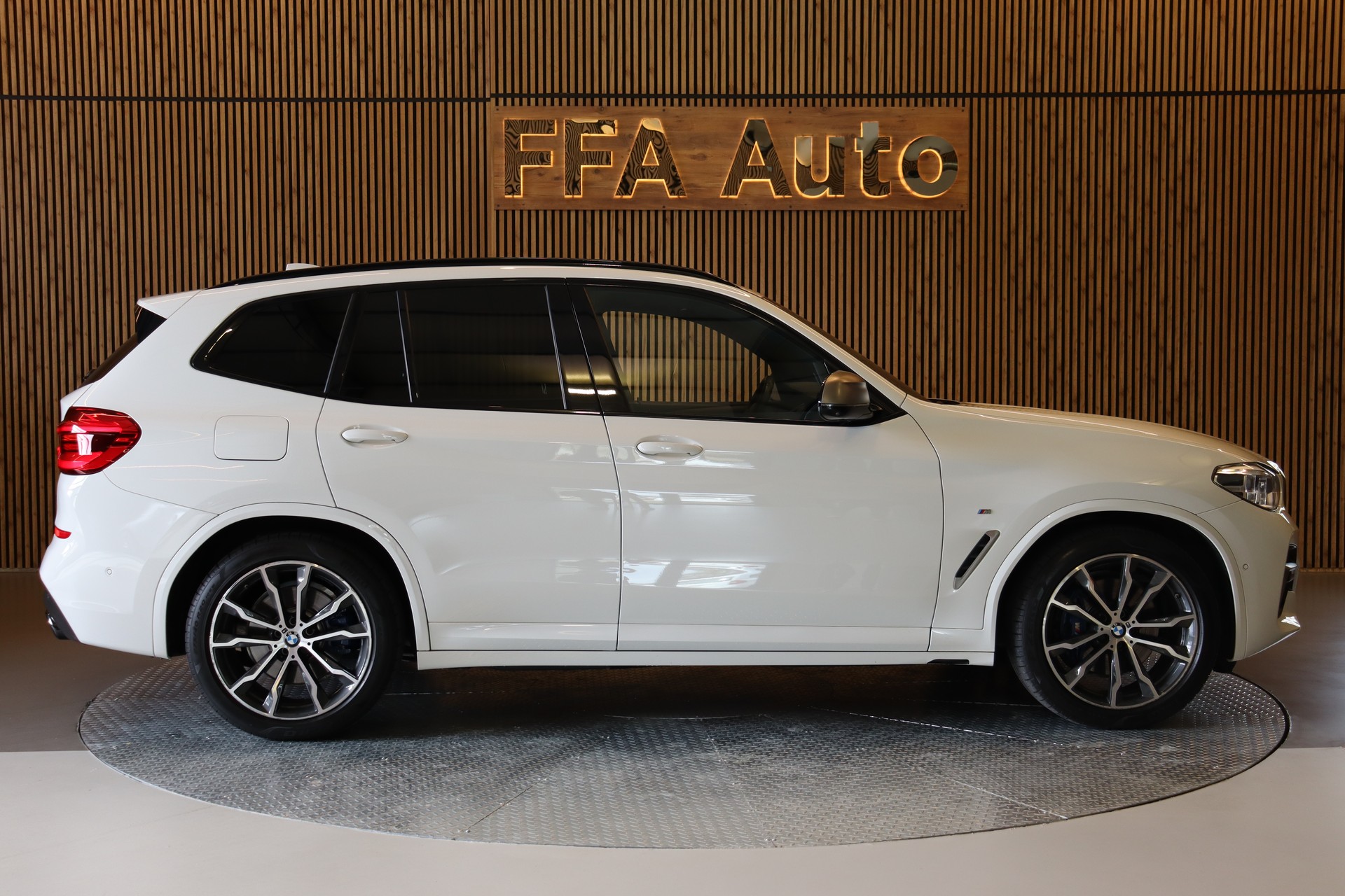 BMW X3 M40d Individual Steptronic-image-5