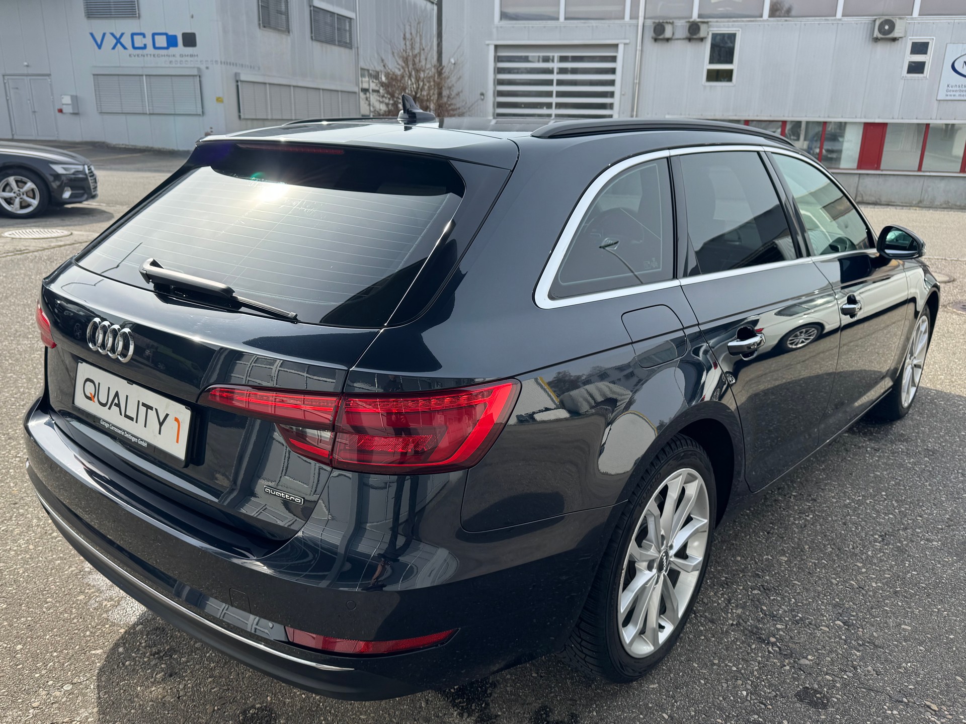 AUDI A4 Avant 3.0 TDI Design quattro tiptronic-image-6