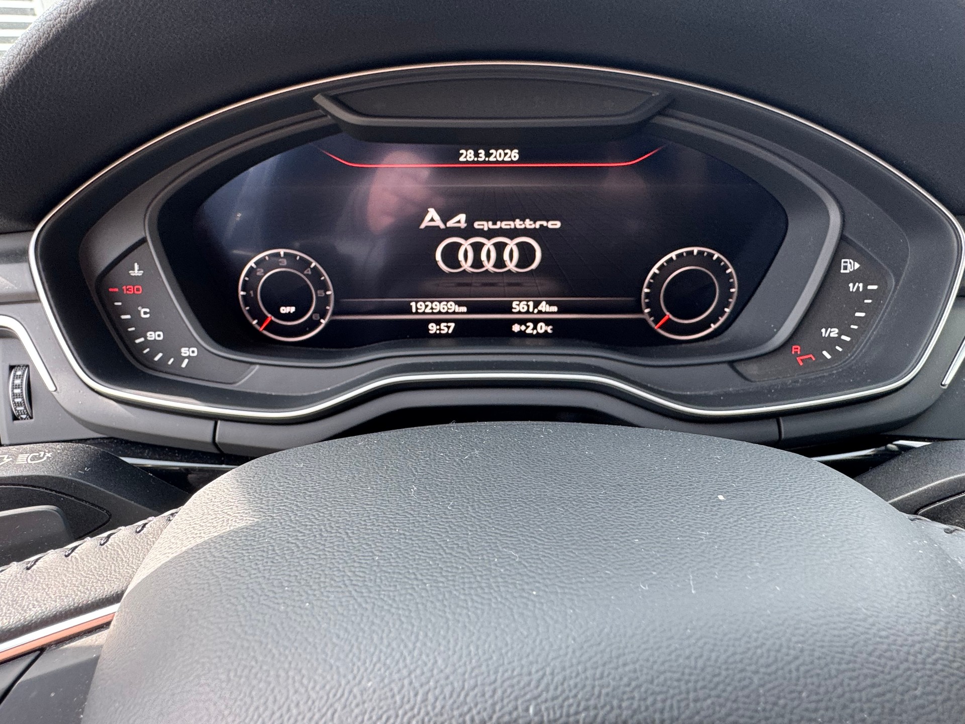 AUDI A4 Avant 3.0 TDI Design quattro tiptronic-image-11