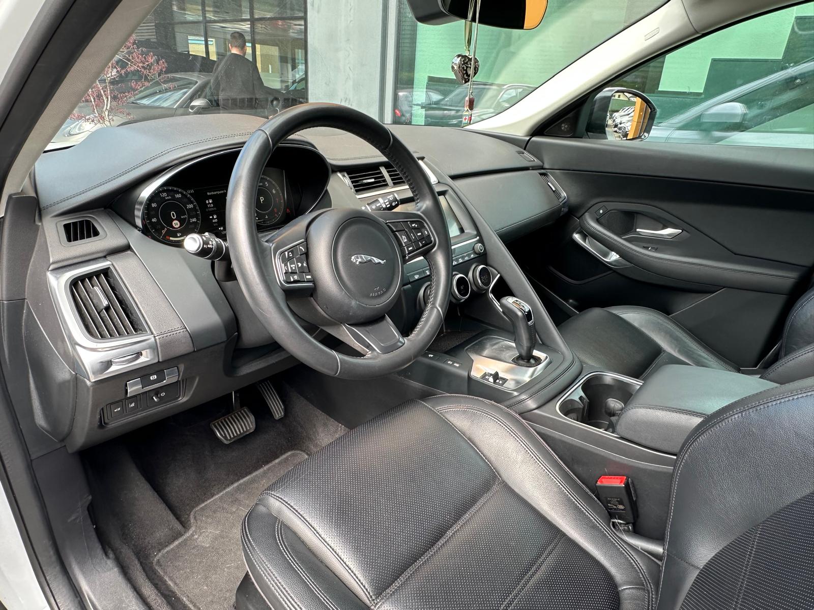 JAGUAR E-Pace 2.0 T 200 S AWD / CH Auslieferung-image-16