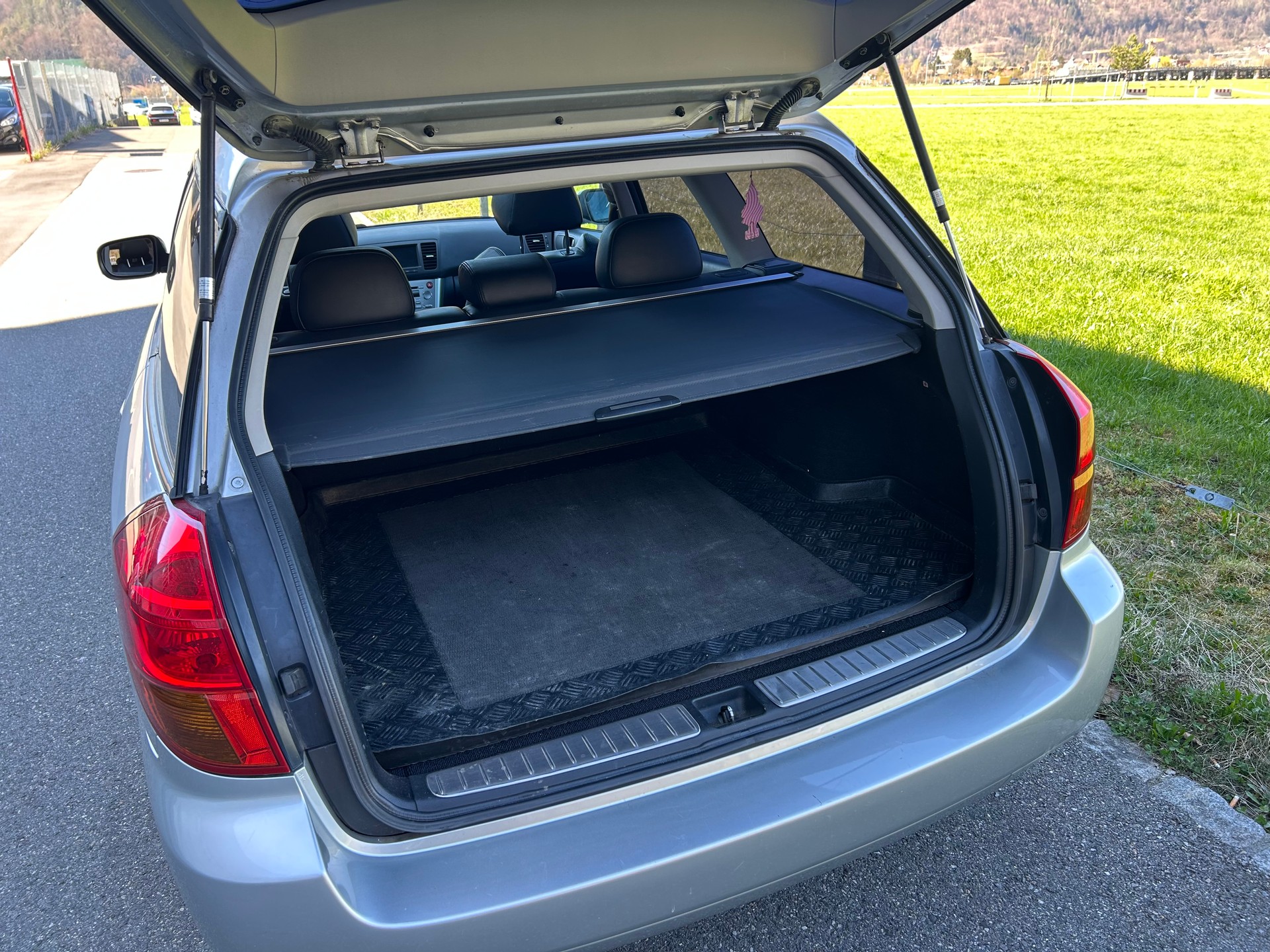 SUBARU Legacy 3.0R AWD Executive Automatic-image-12