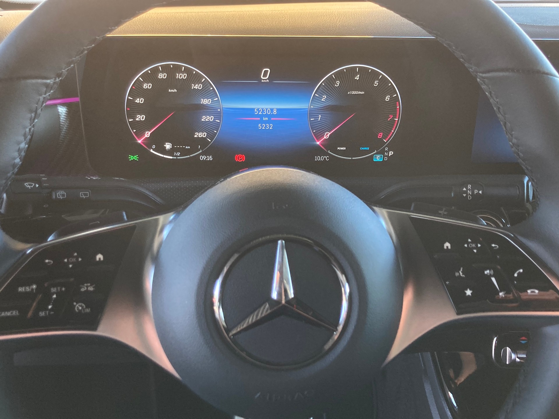 MERCEDES-BENZ A 200 Night Star 7G-DCT-image-10