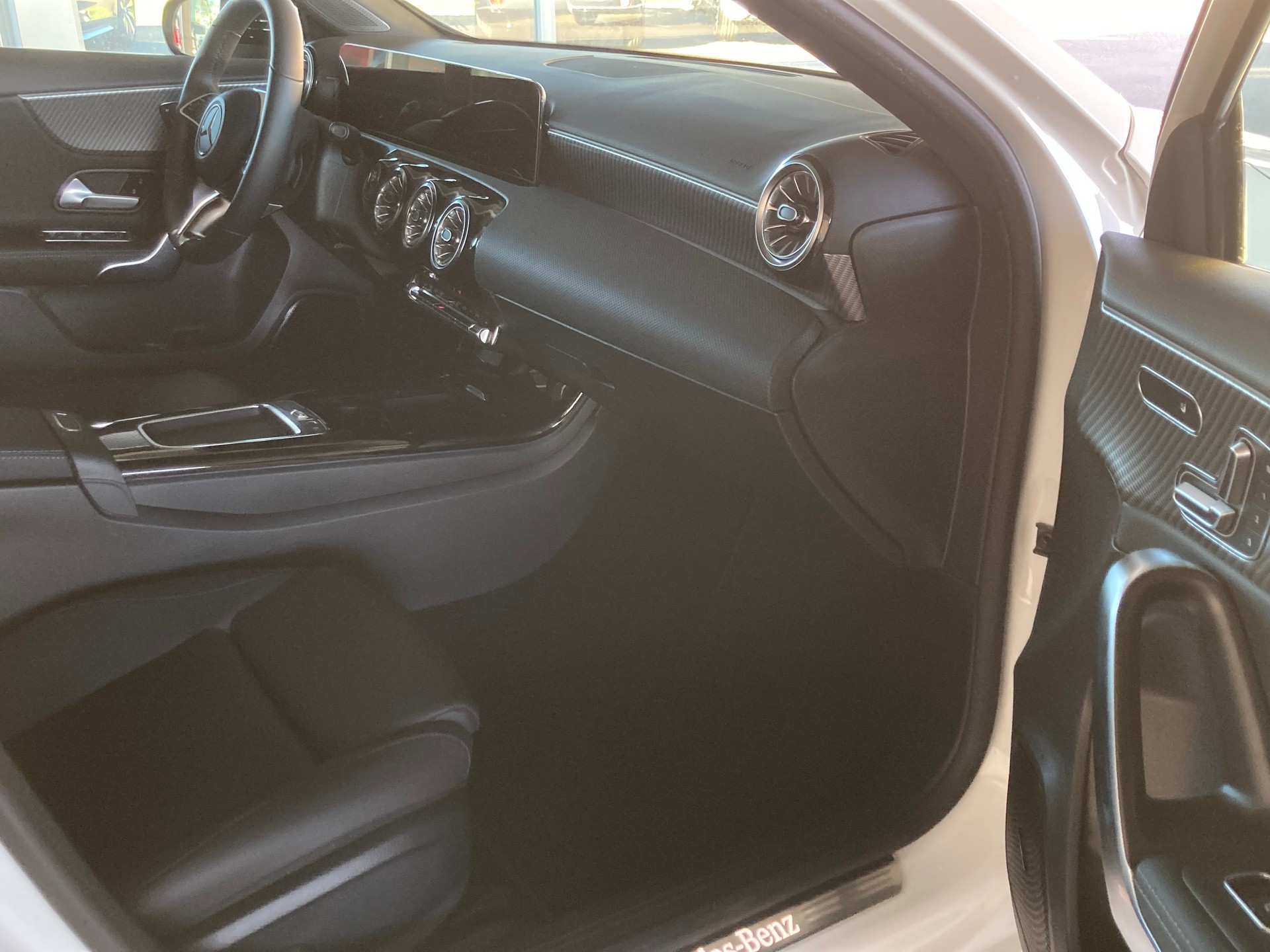 MERCEDES-BENZ A 200 Night Star 7G-DCT-image-13