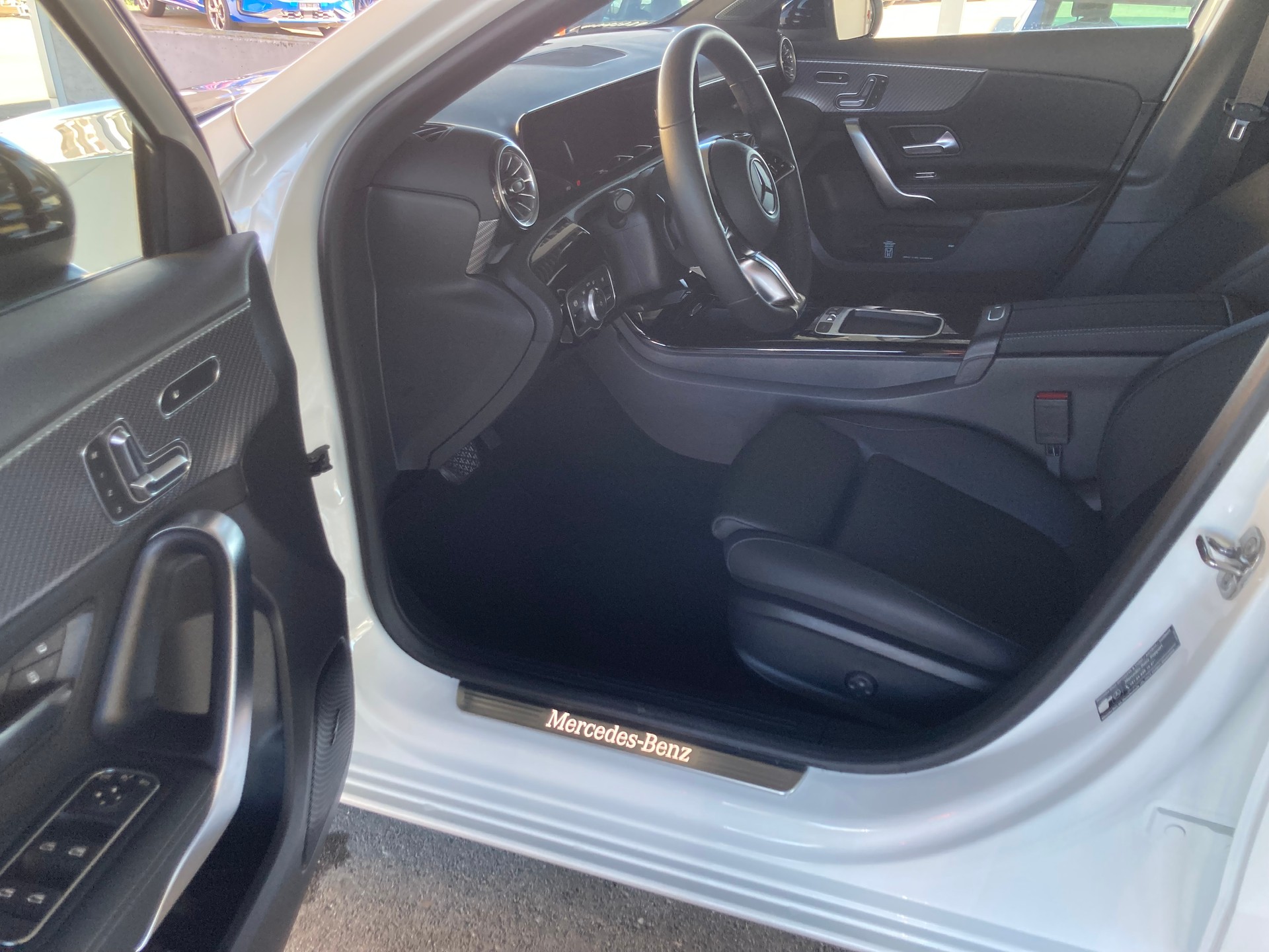 MERCEDES-BENZ A 200 Night Star 7G-DCT-image-8