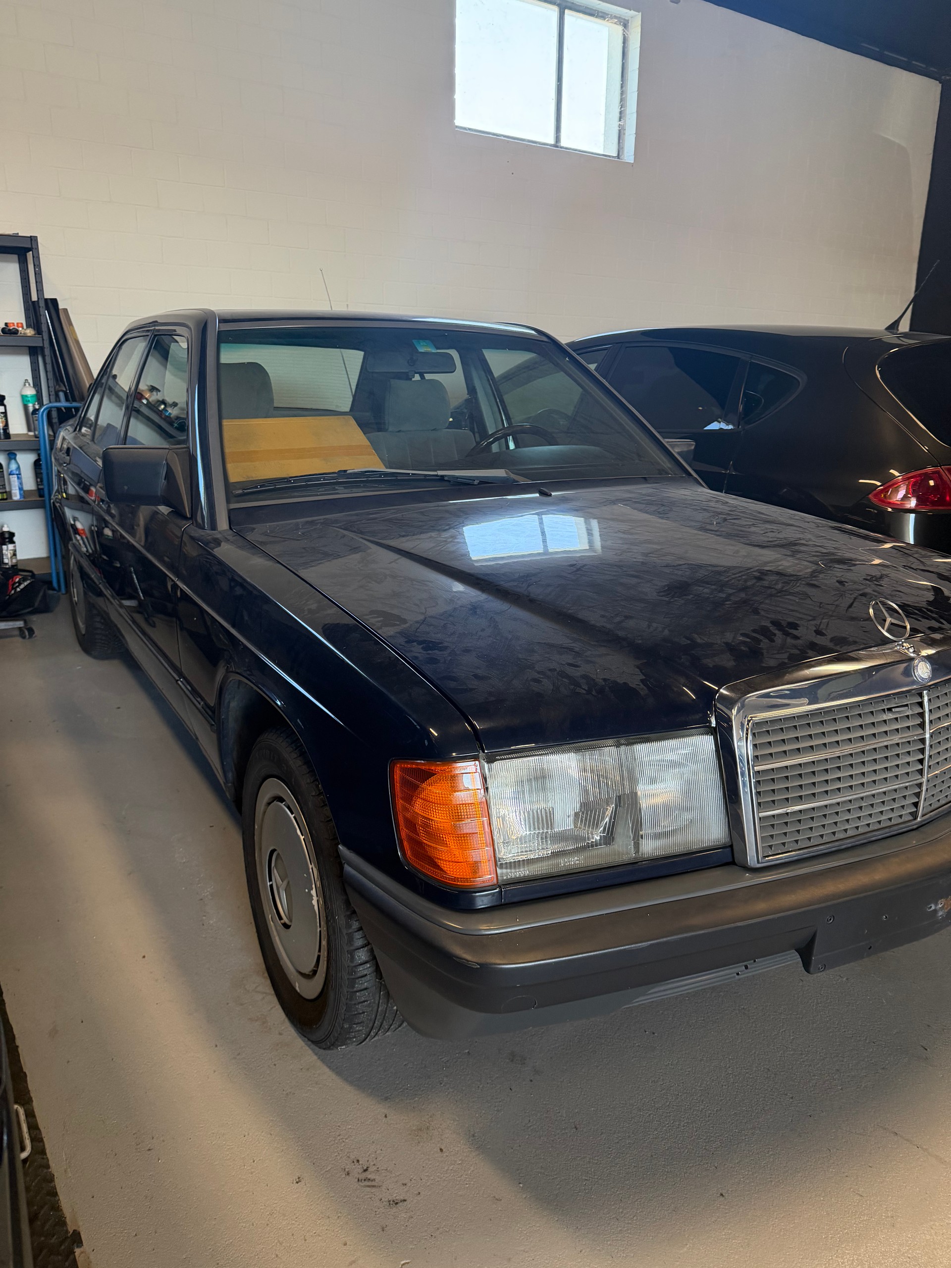 MERCEDES-BENZ 190 E 2.0-image-1