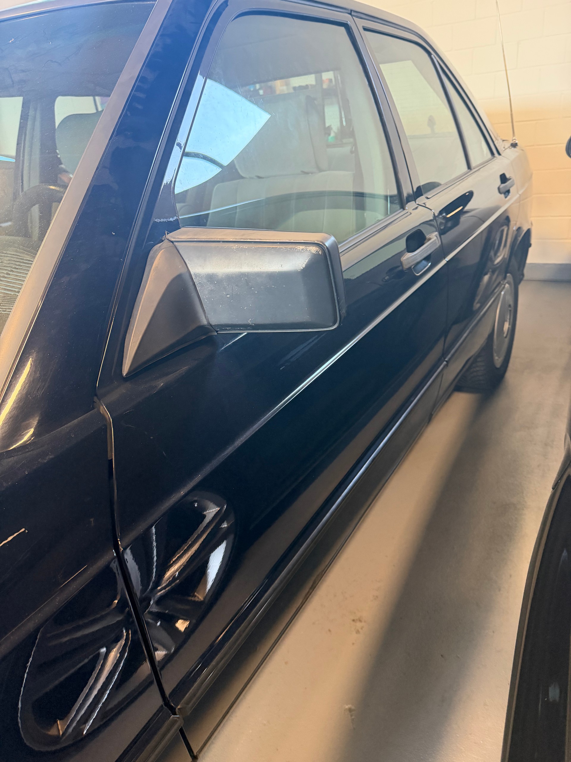 MERCEDES-BENZ 190 E 2.0-image-2