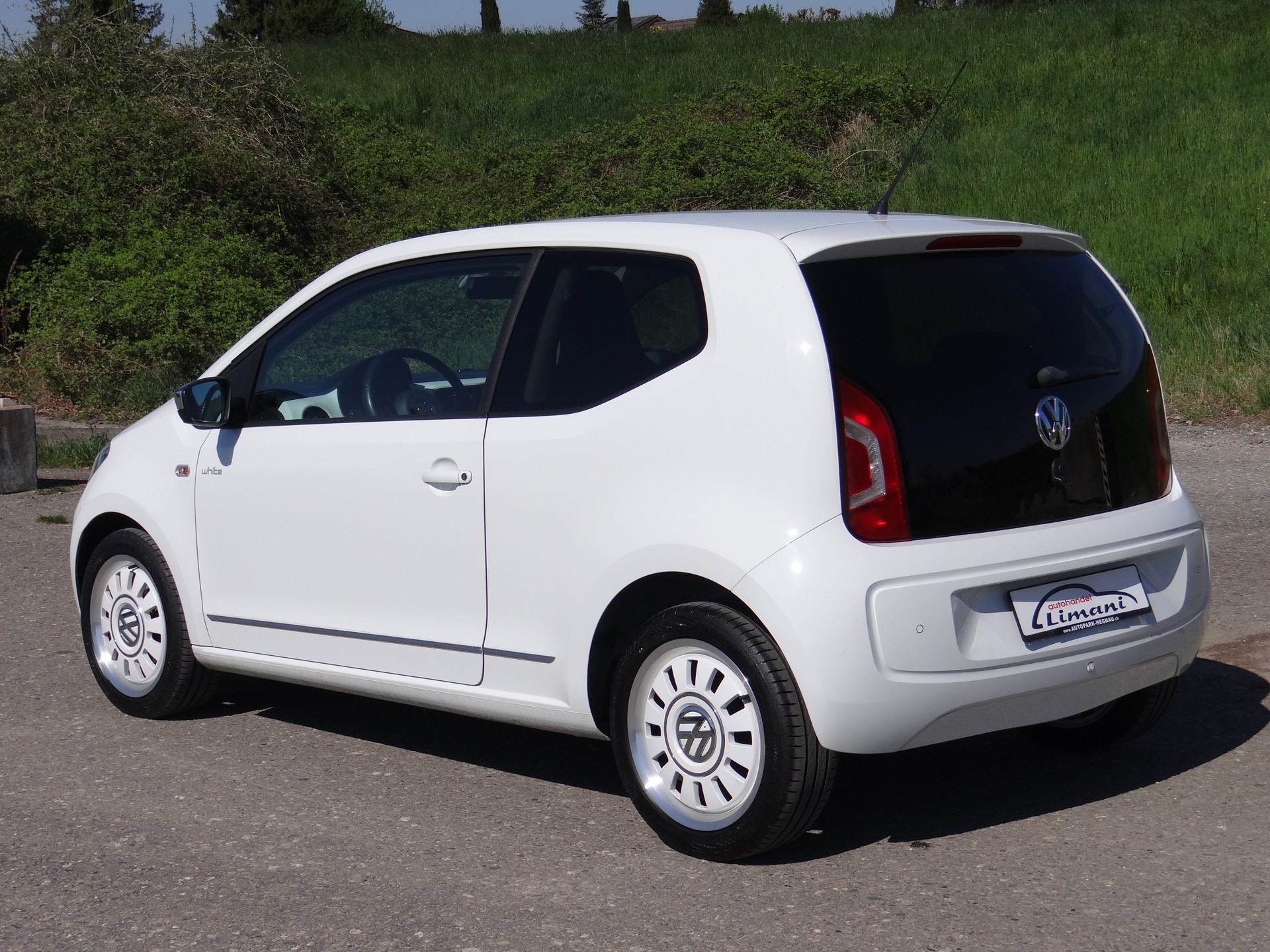VW Up 1.0 white up-image-7