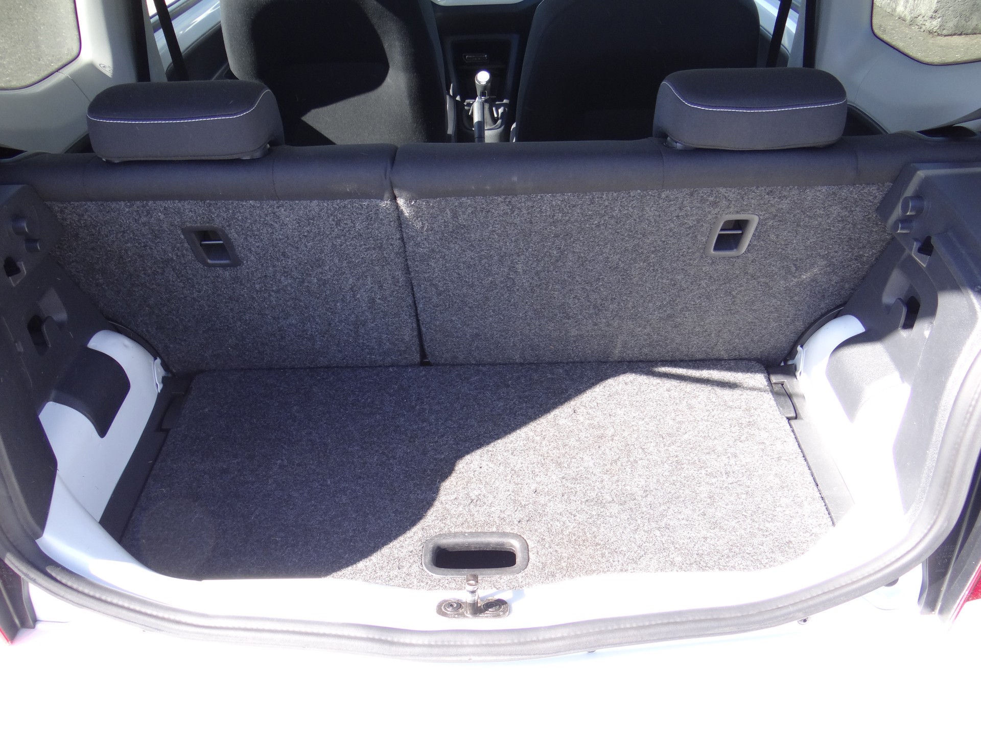 VW Up 1.0 white up-image-10