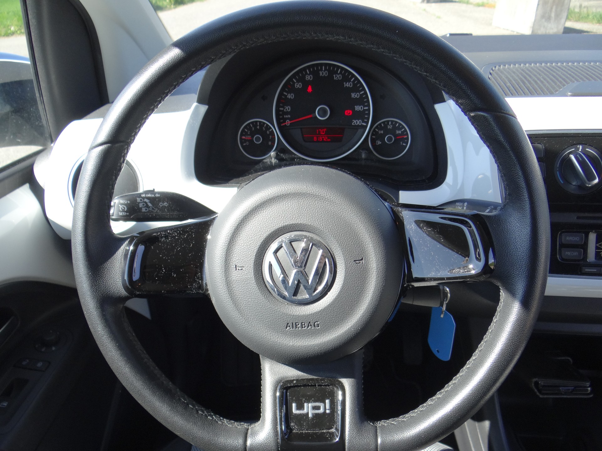 VW Up 1.0 white up-image-14